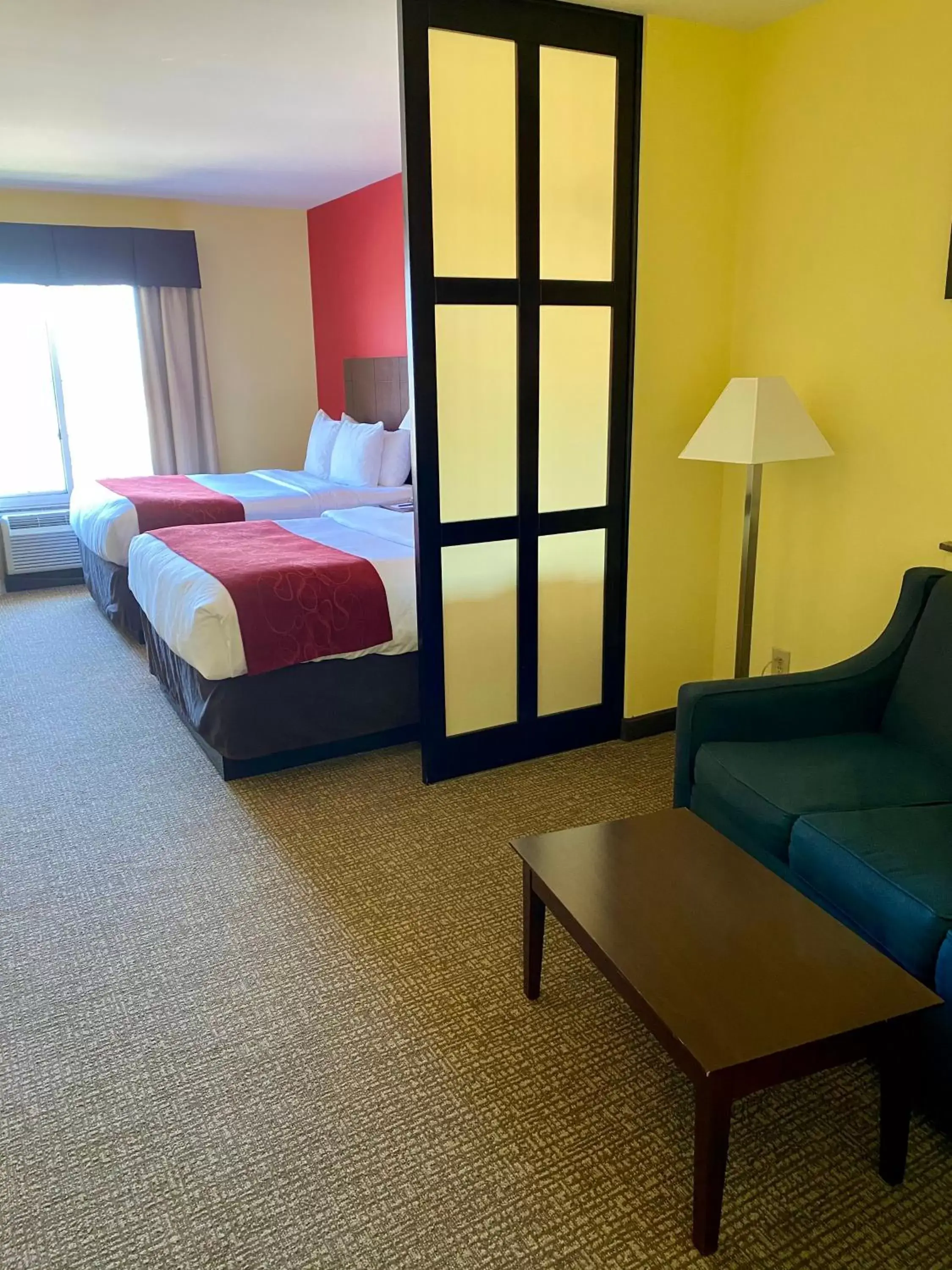 Photo of the whole room, Bed in Comfort Suites Rock Hill Manchester Meadows Area