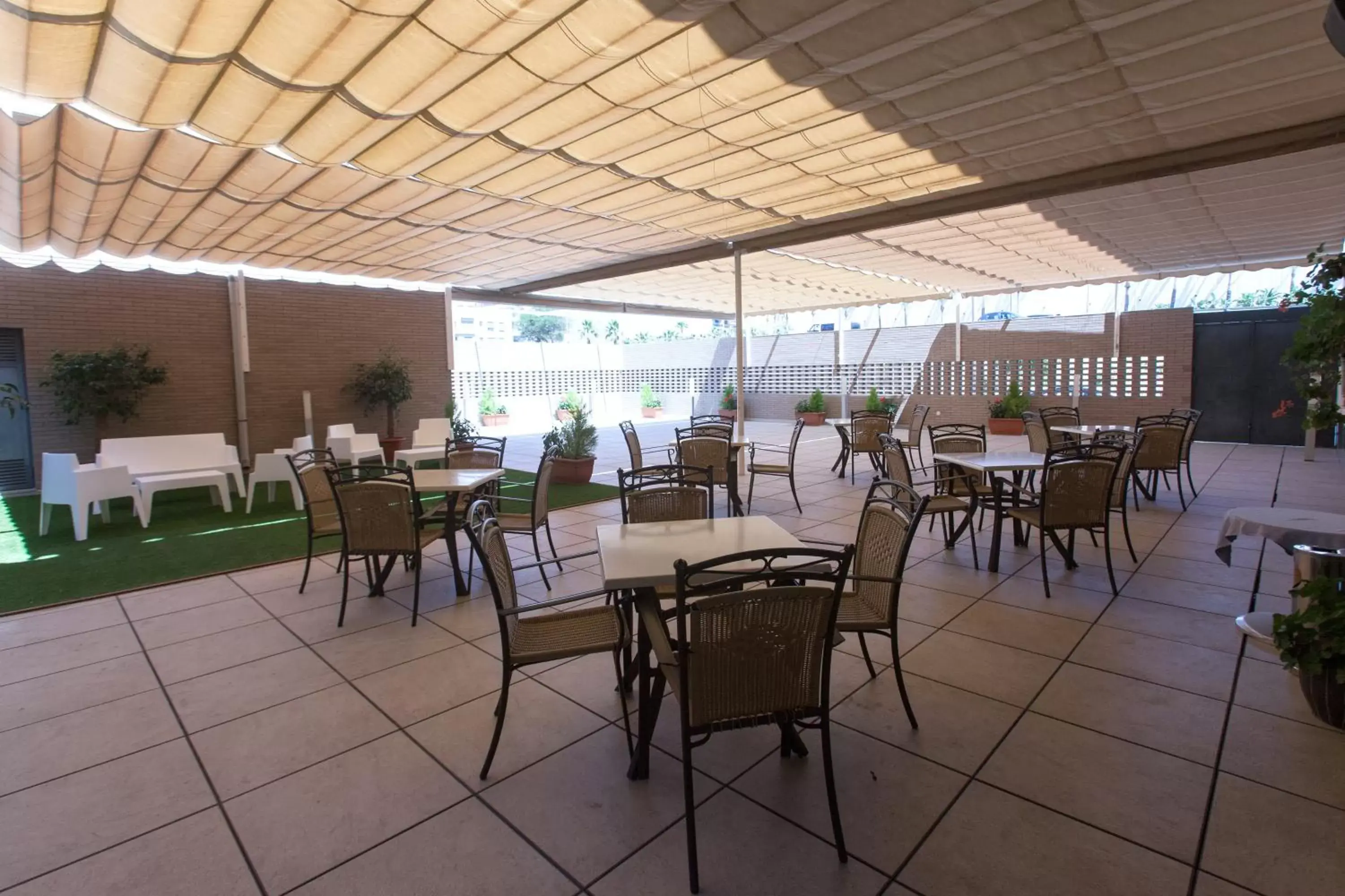 Balcony/Terrace, Restaurant/Places to Eat in Sercotel Gran Fama