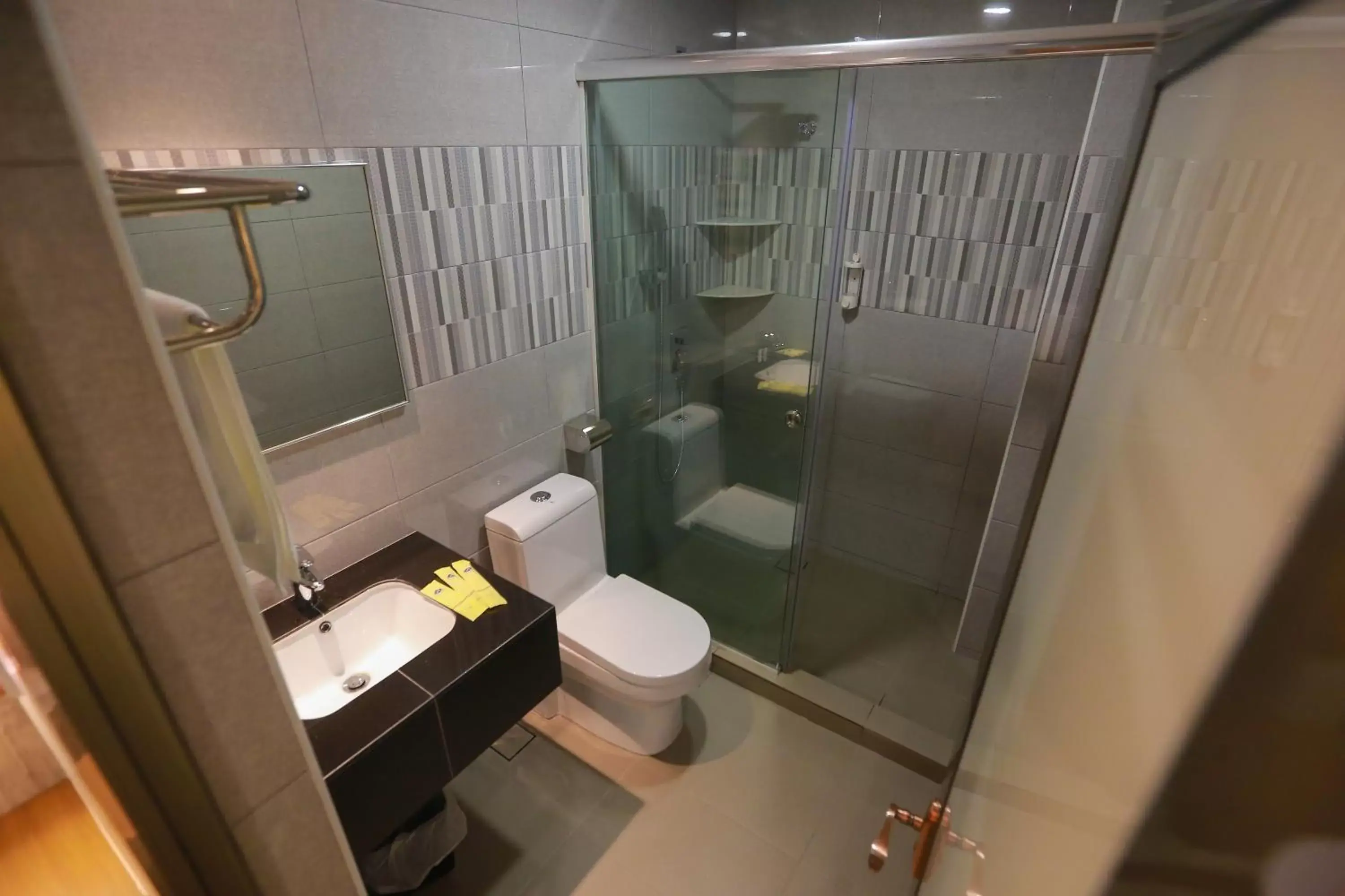 Bathroom in Pantai Regal Hotel