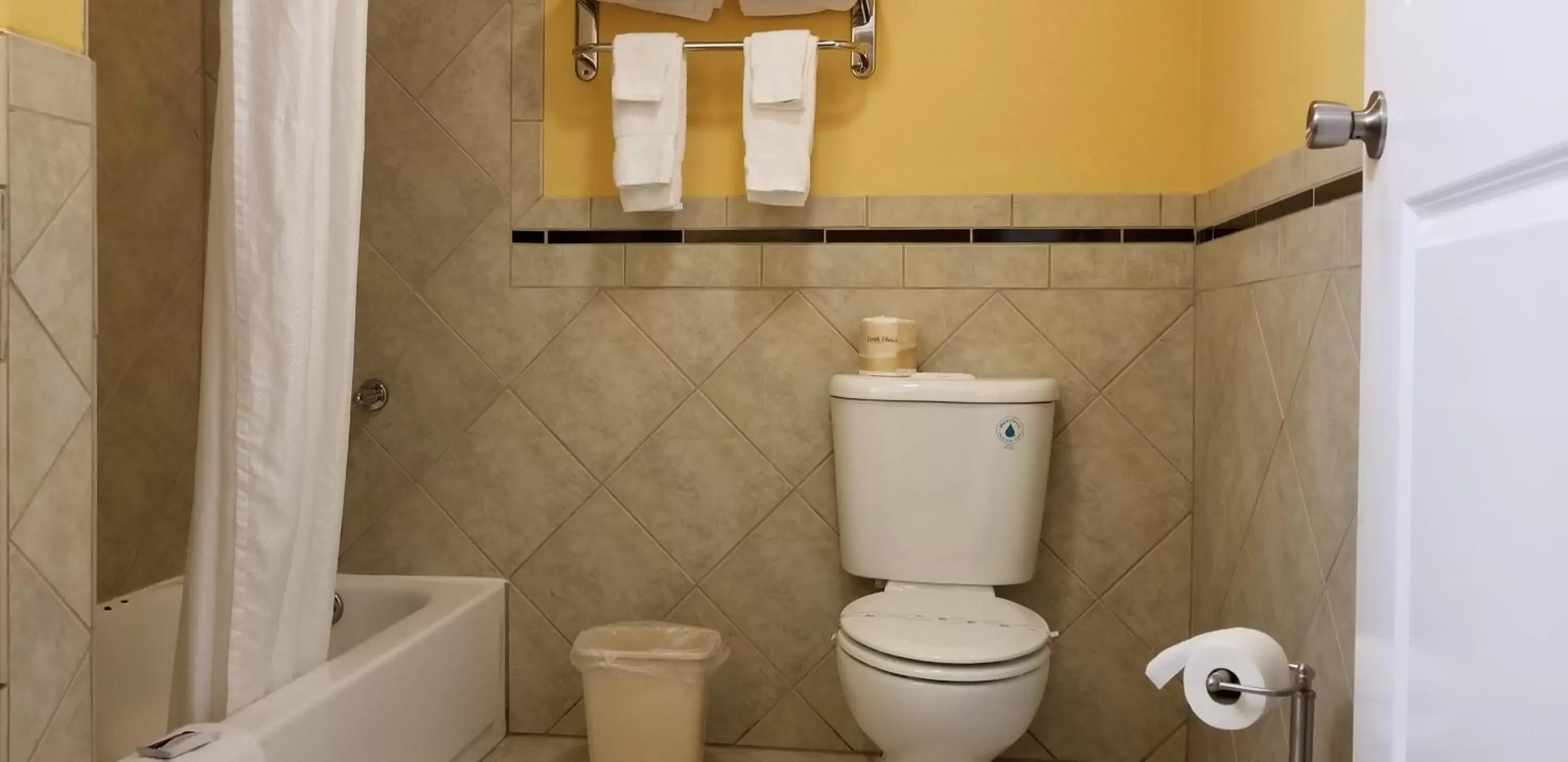 Toilet, Bathroom in Royal Victorian Motel