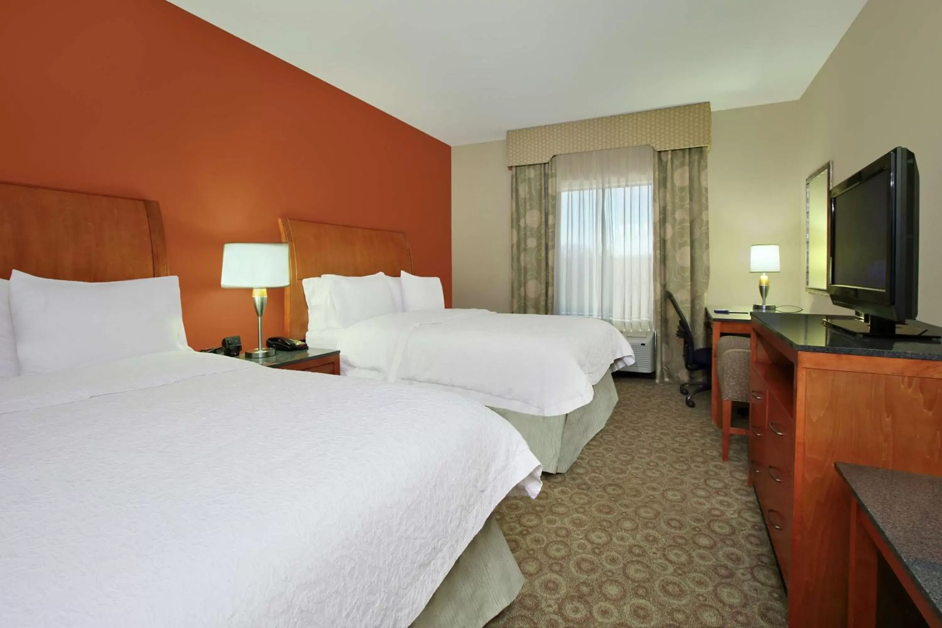 Bedroom, Bed in Hampton Inn & Suites Buffalo