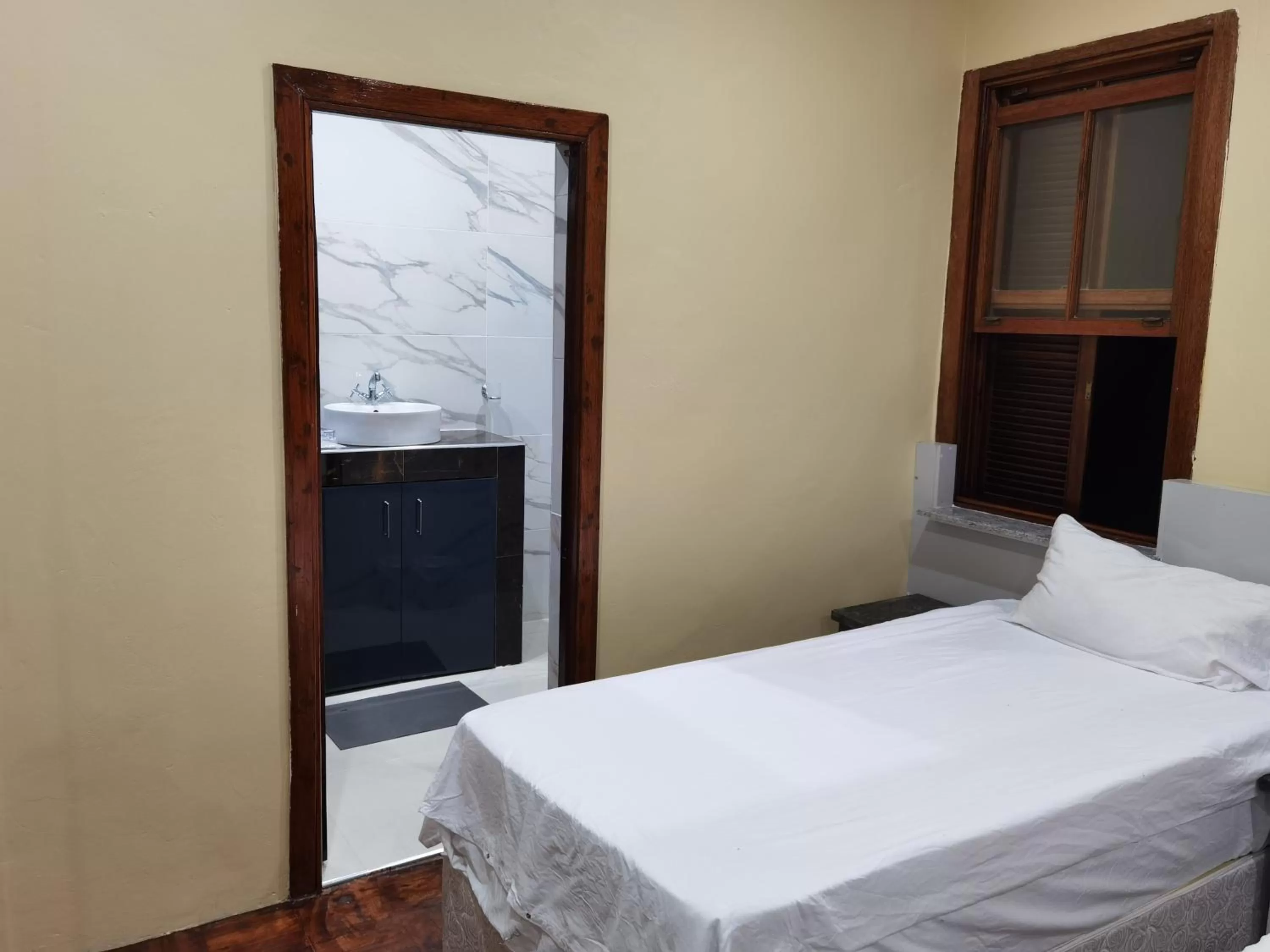 Bed in Gem of Manor drive