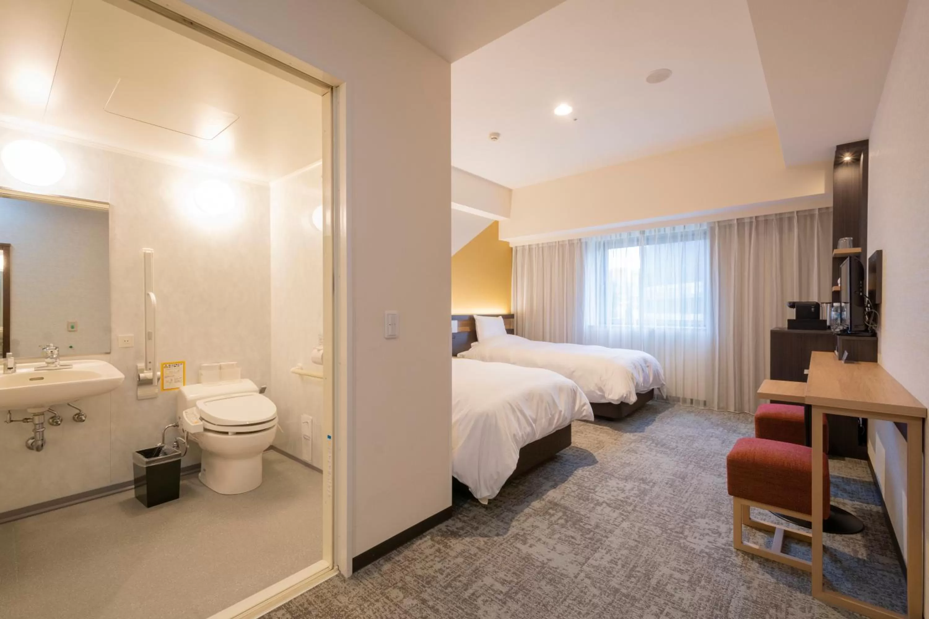 Photo of the whole room, Bed in Hotel Kanazawa