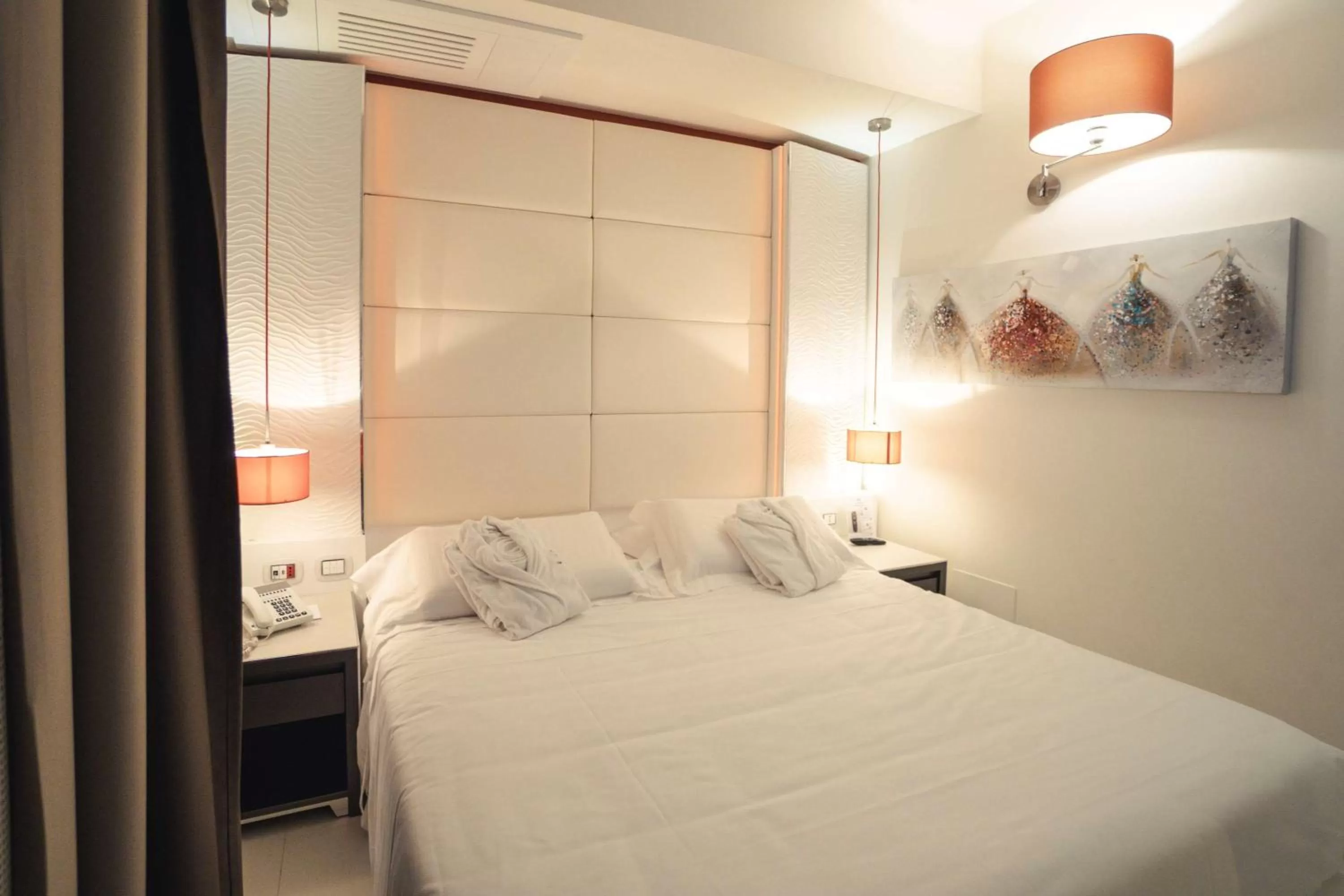 Photo of the whole room, Bed in Best Western Plus Hotel Perla Del Porto