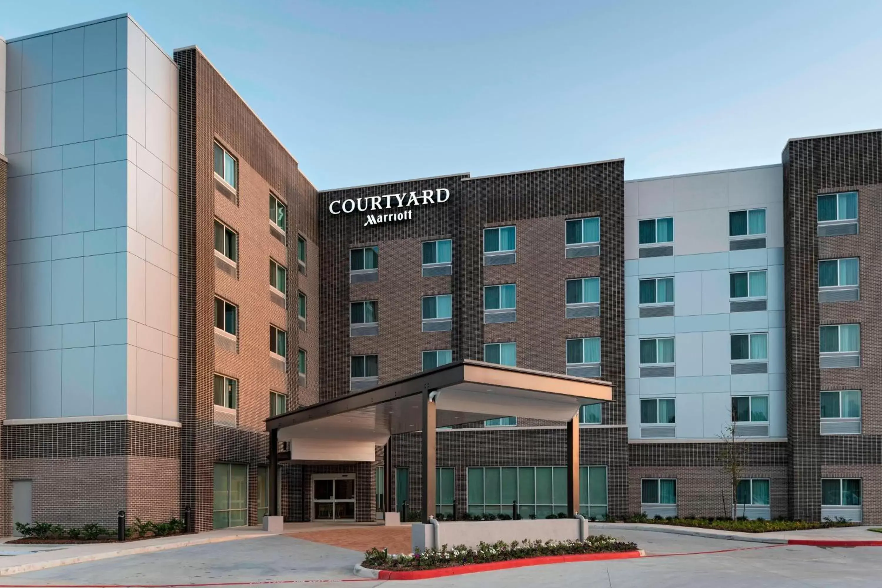 Property Building in Courtyard by Marriott Houston Sugar Land/Lake Pointe