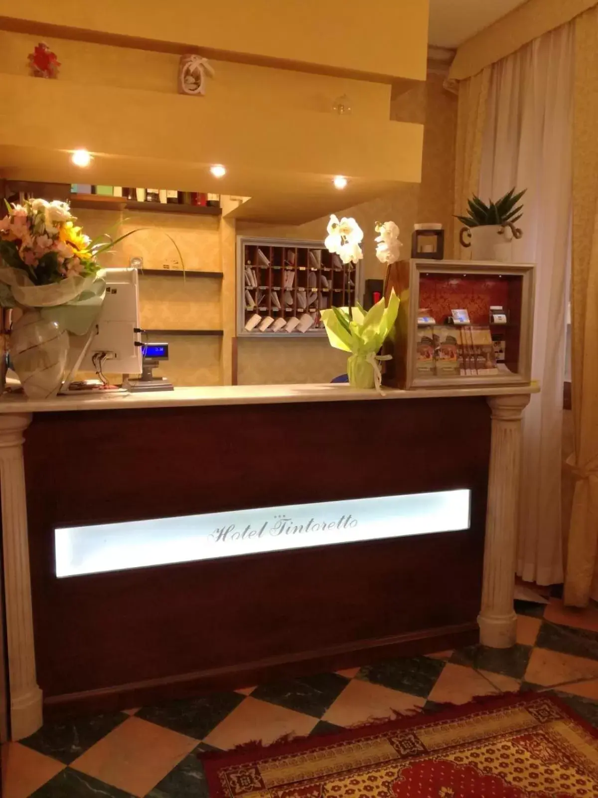 Lobby/Reception in Hotel Tintoretto