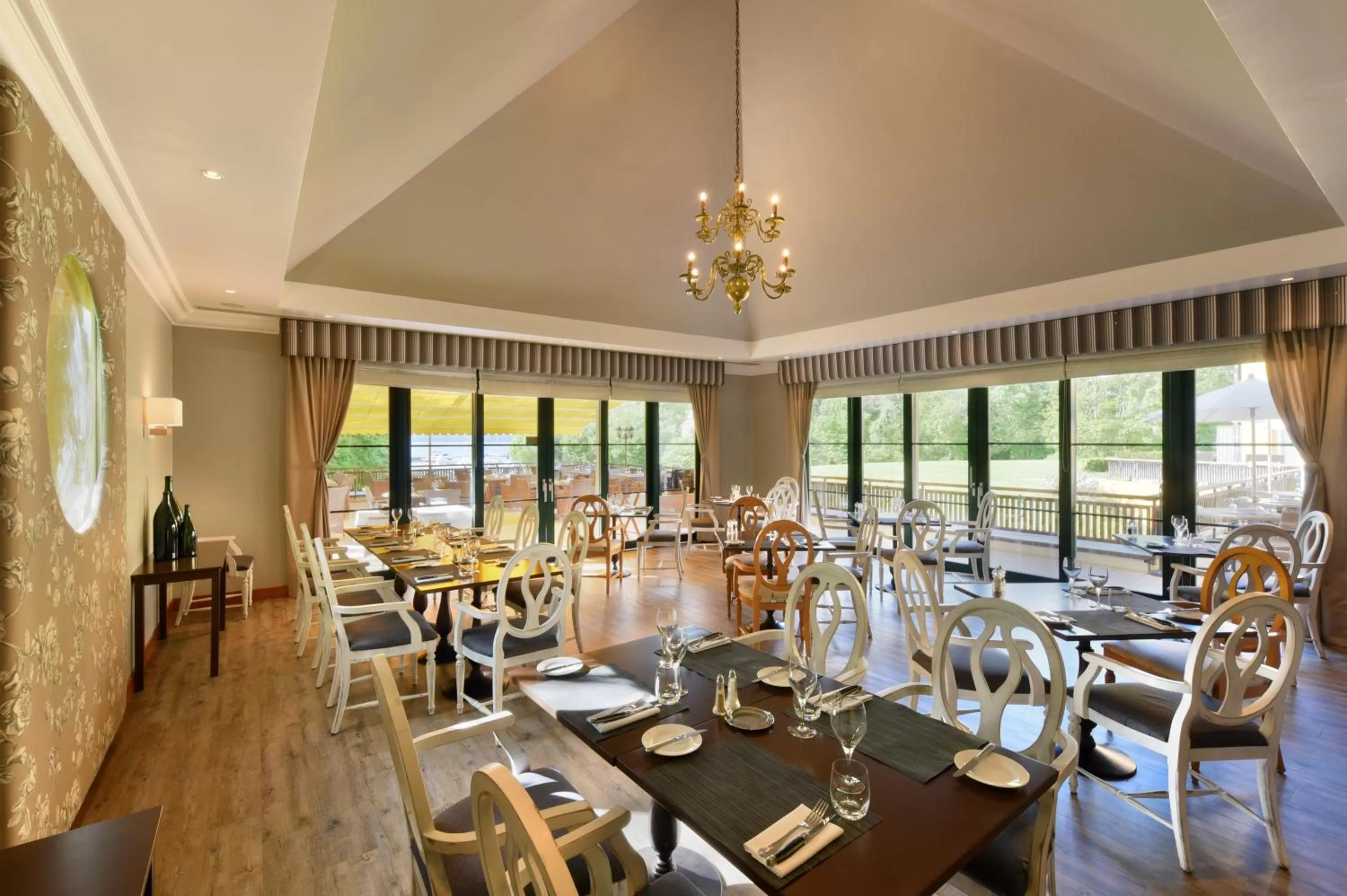 Restaurant/places to eat in Hotel La Barcarolle