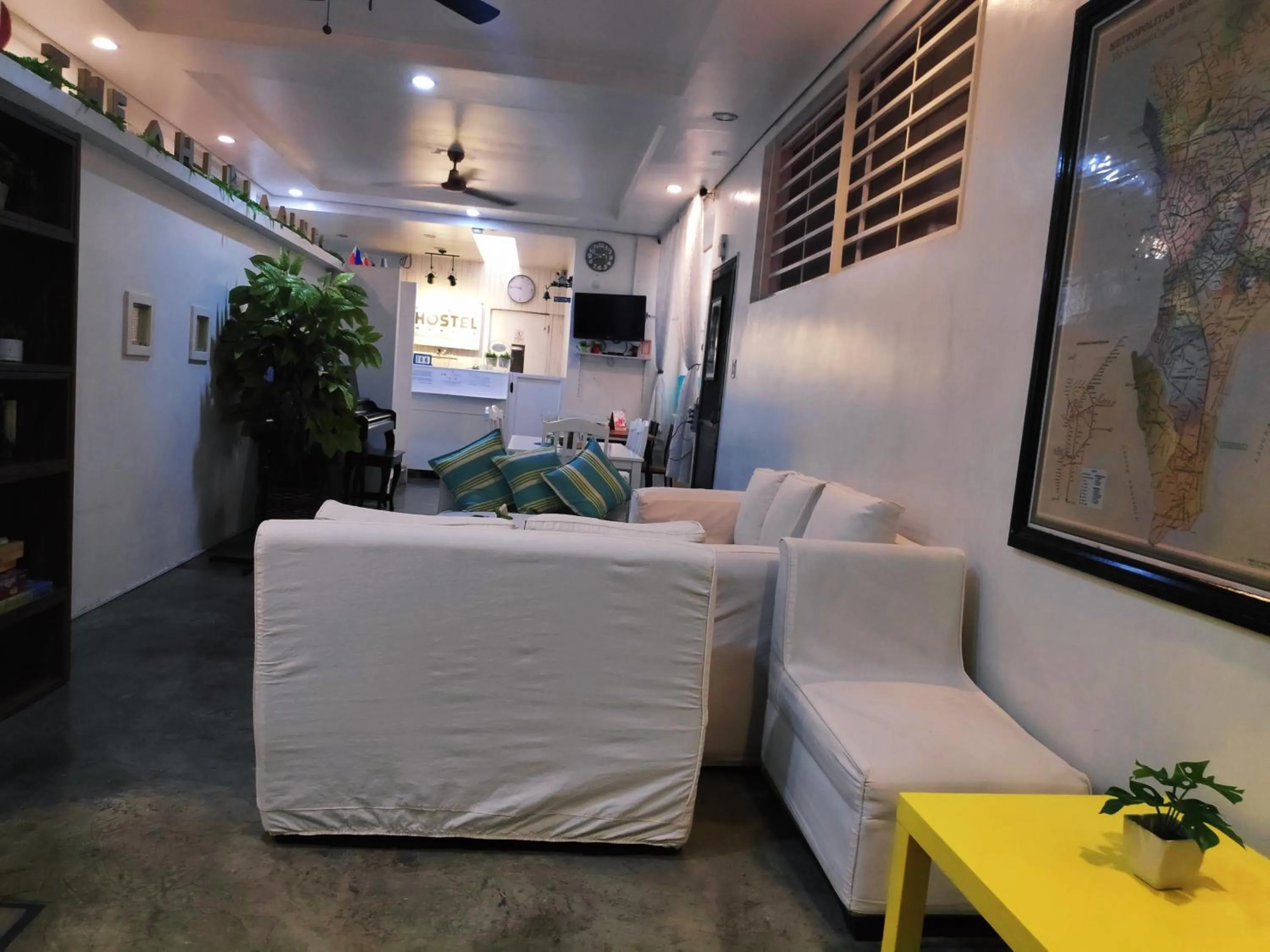 Living room in Crossroads Hostel Manila
