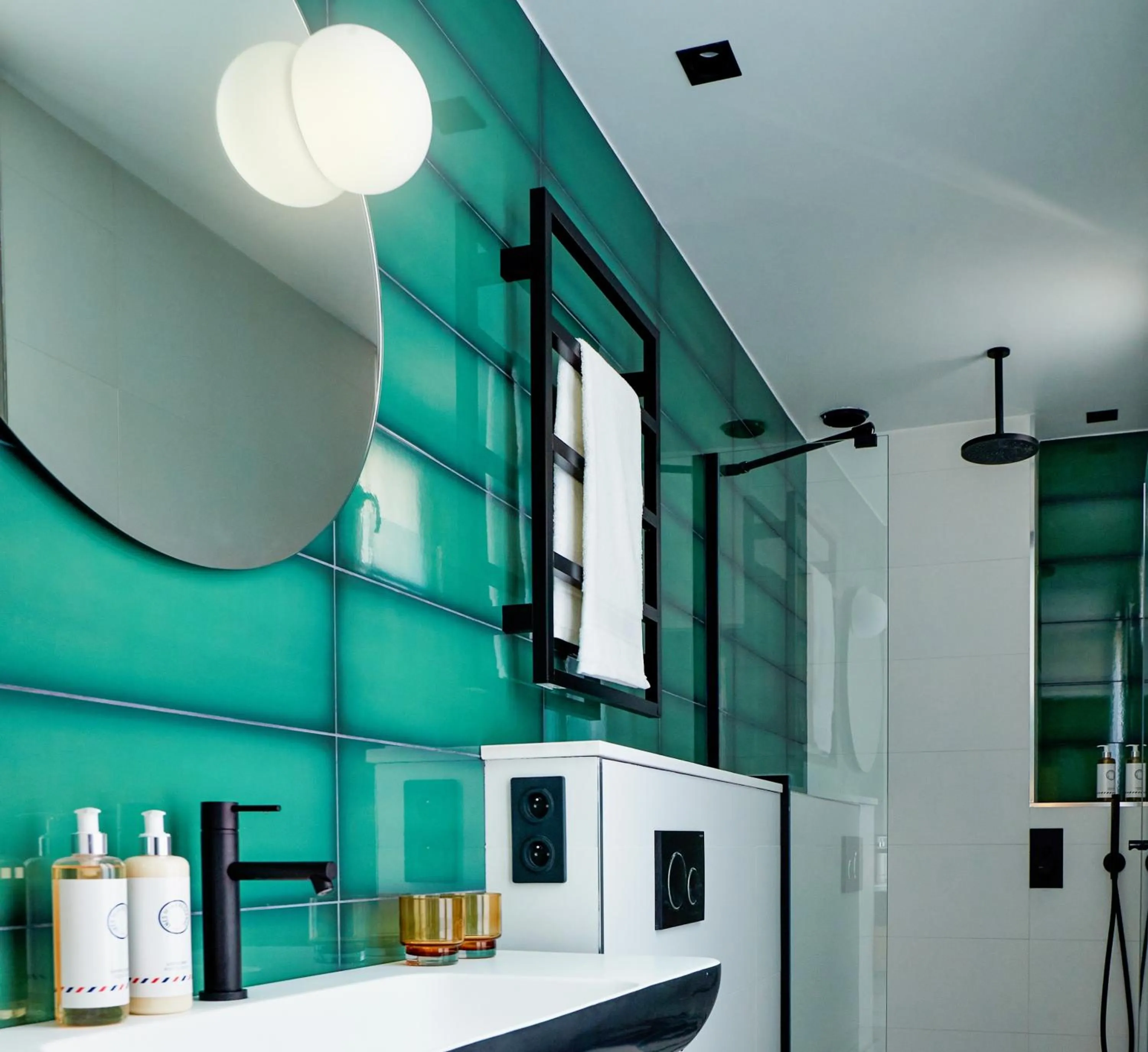 Shower in Hôtel Amoi Paris