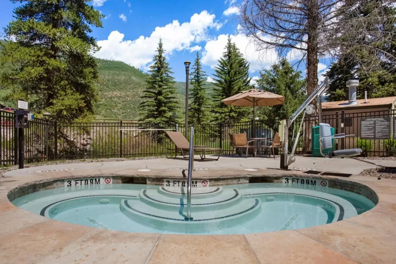 Hot Tub, Swimming Pool in Bluegreen's StreamSide at Vail