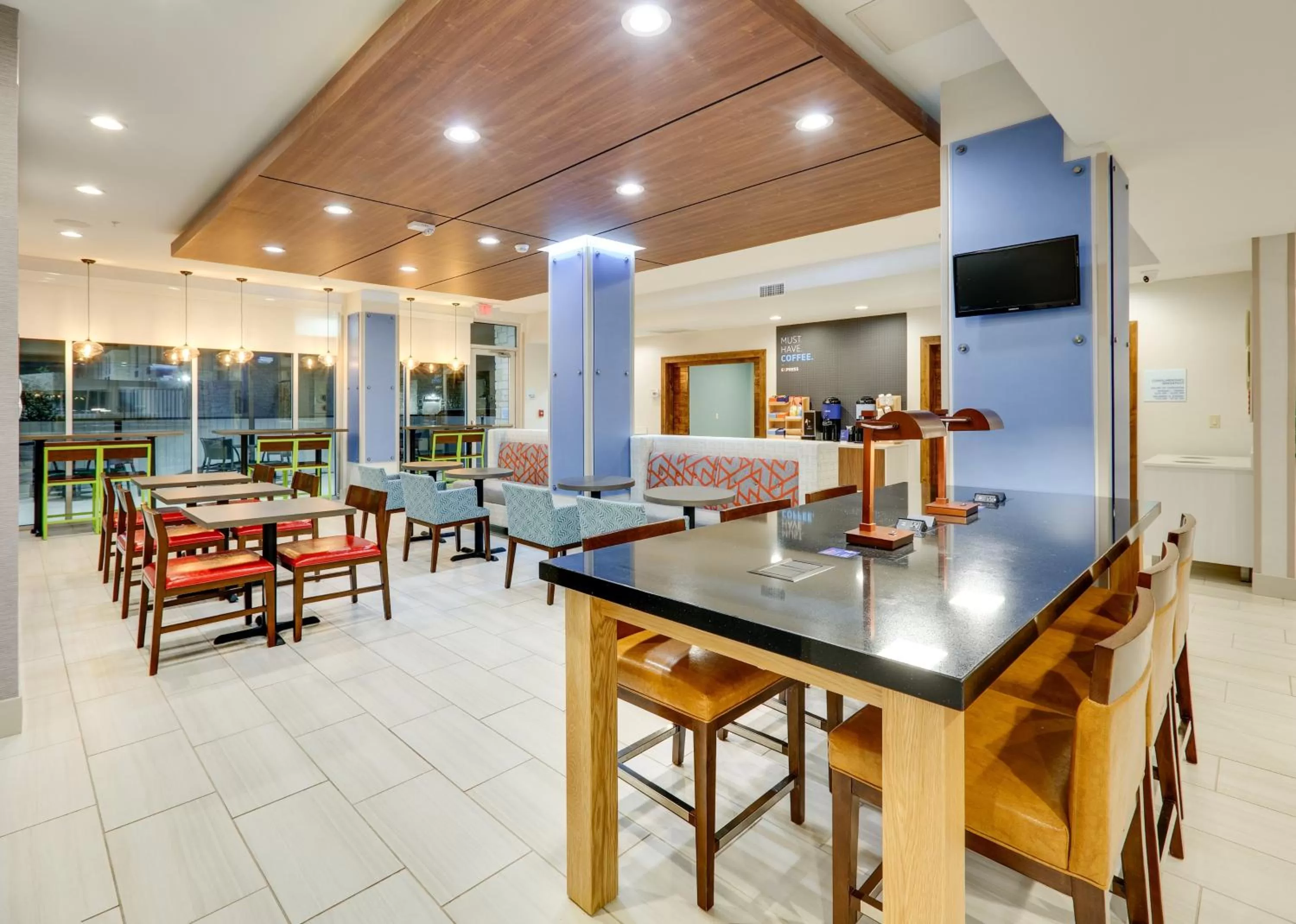 Breakfast in Holiday Inn Express & Suites Dallas NW - Farmers Branch by IHG