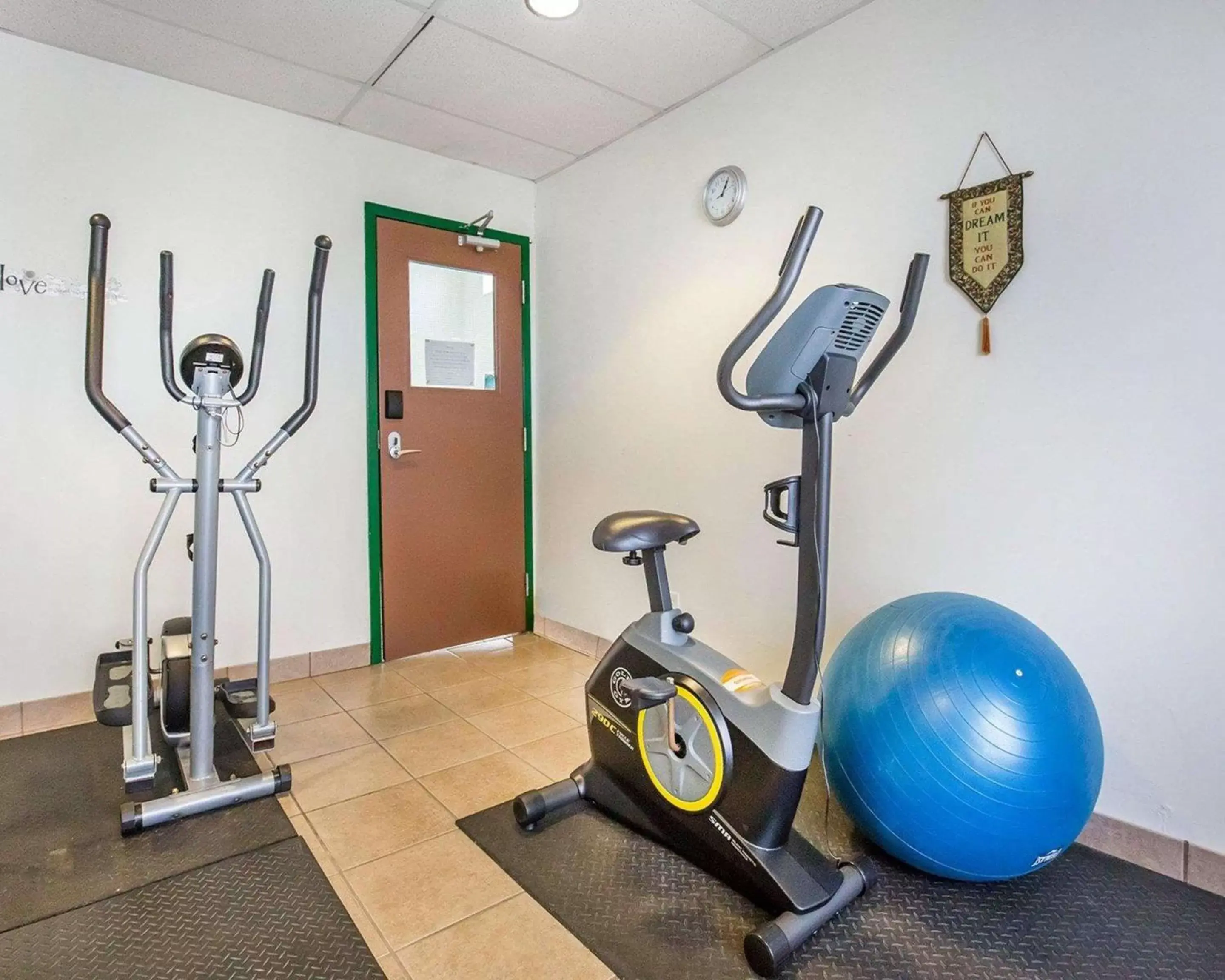 Fitness centre/facilities, Fitness Center/Facilities in Quality Inn & Suites Lethbridge