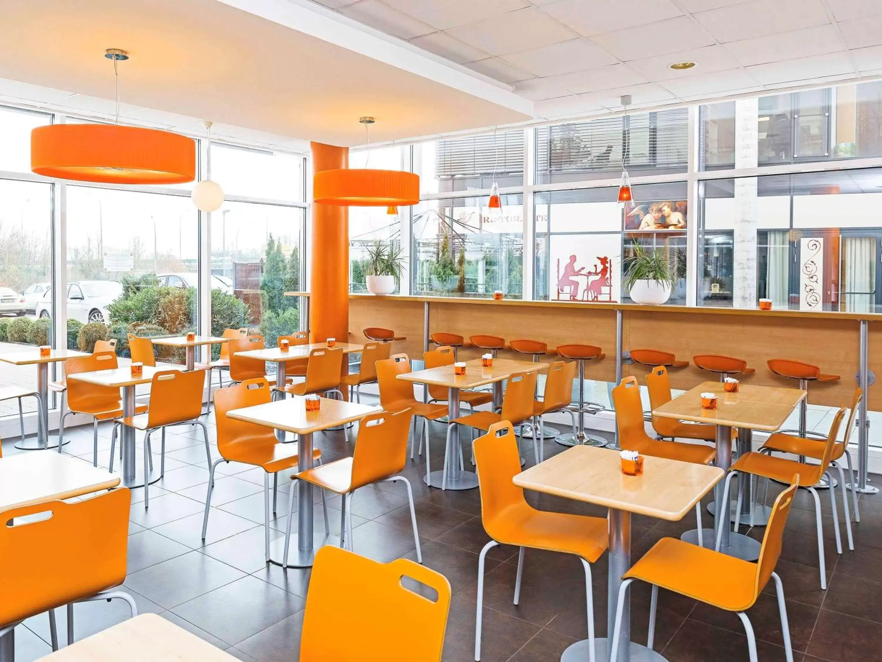 Property building, Restaurant/Places to Eat in ibis Budget Luxembourg Sud