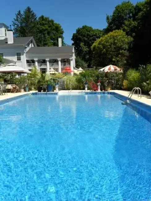 Swimming Pool in House of 1833 Bed and Breakfast