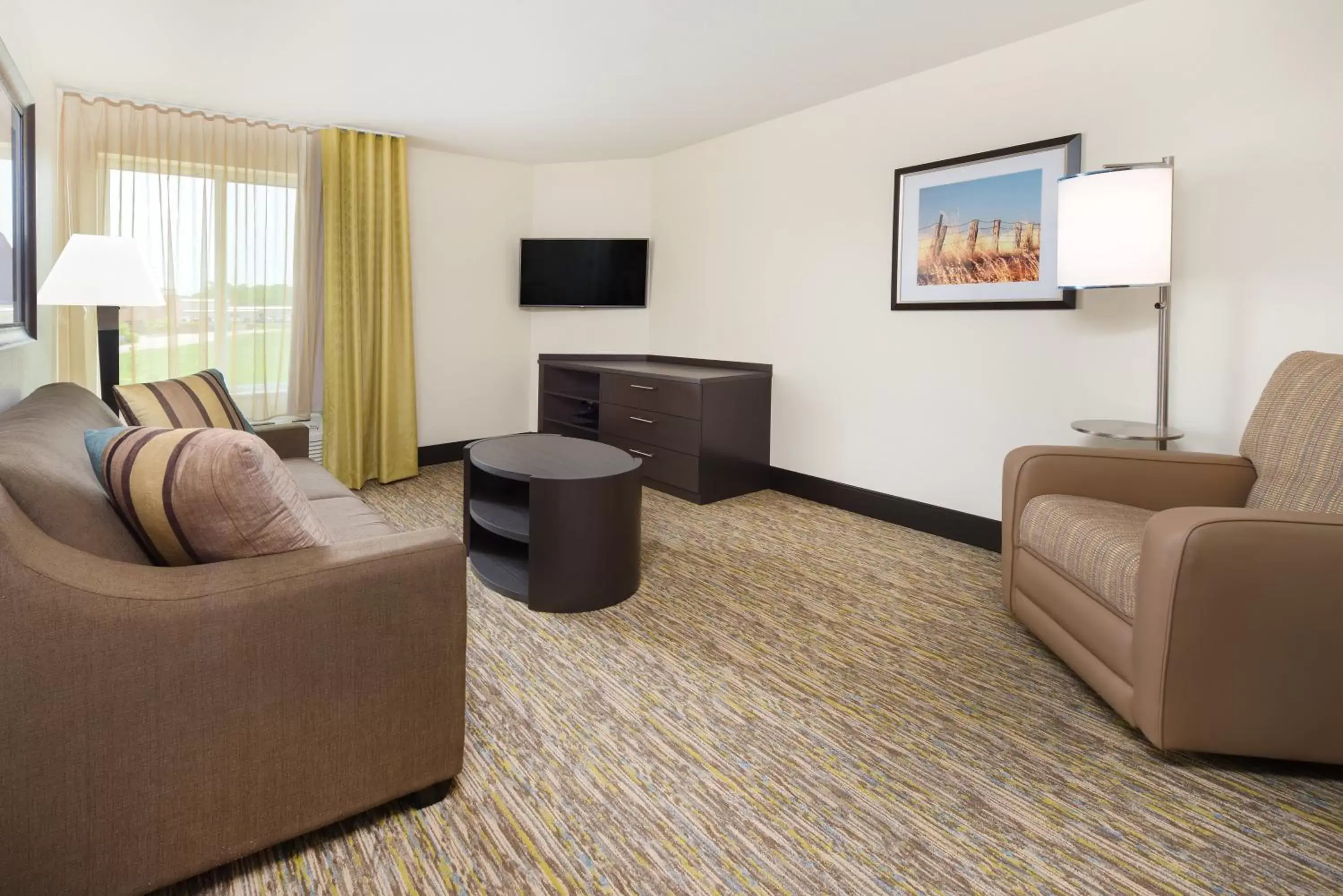 Photo of the whole room, Seating Area in Candlewood Suites Columbia Hwy 63 & I-70, an IHG Hotel
