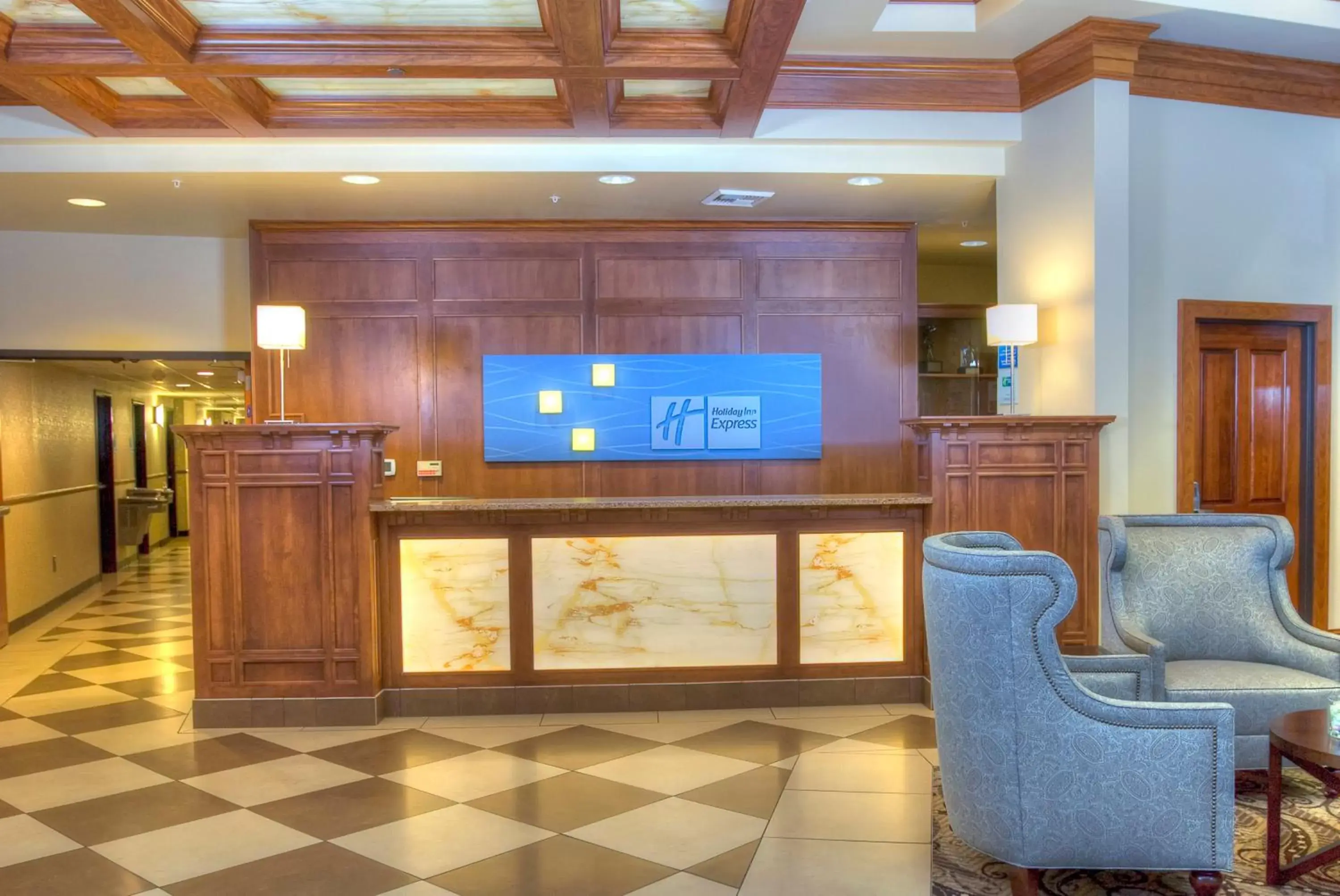 Property building, Lobby/Reception in Holiday Inn Express Spokane-Downtown