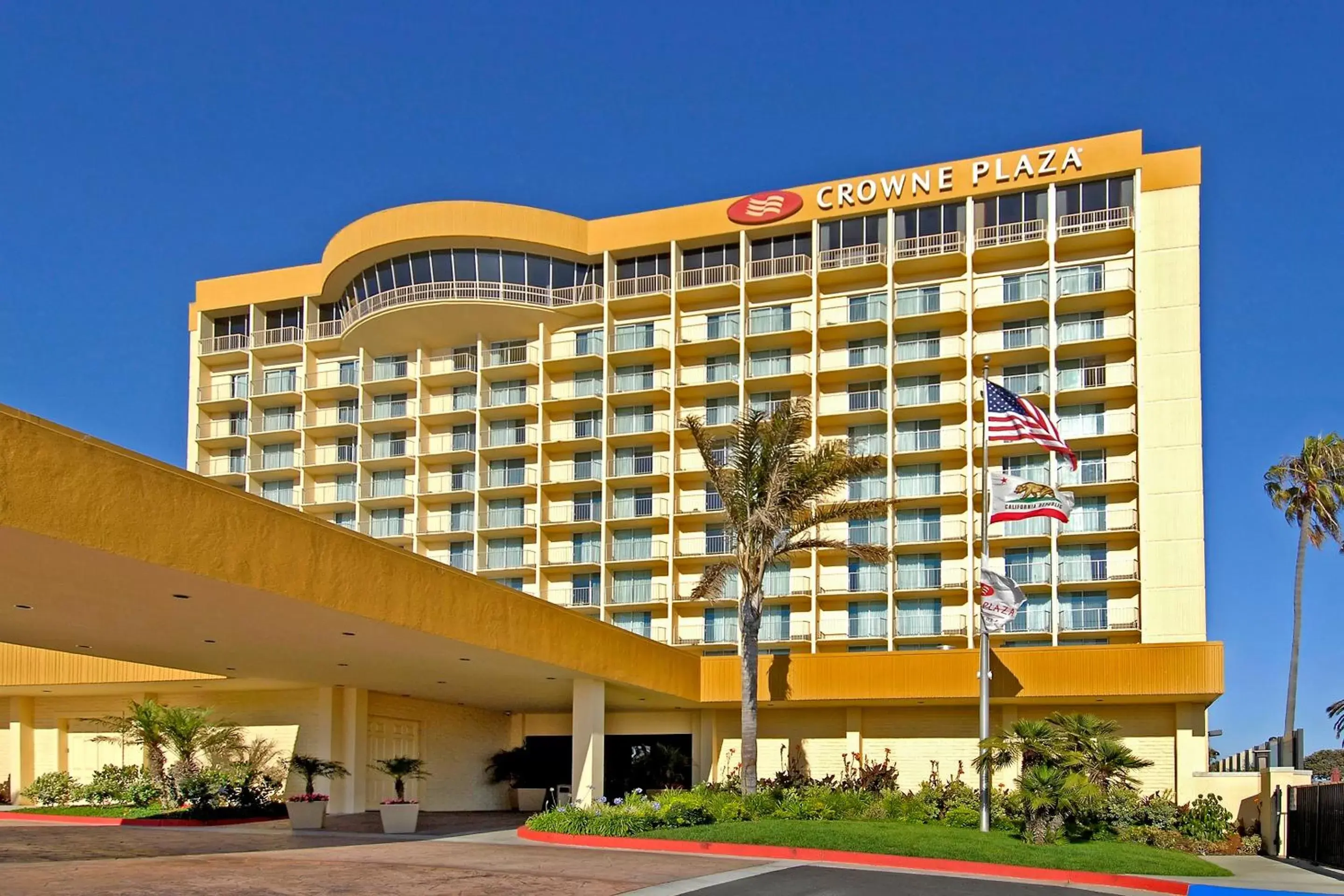 Property Building in Crowne Plaza Hotel Ventura Beach, an IHG Hotel