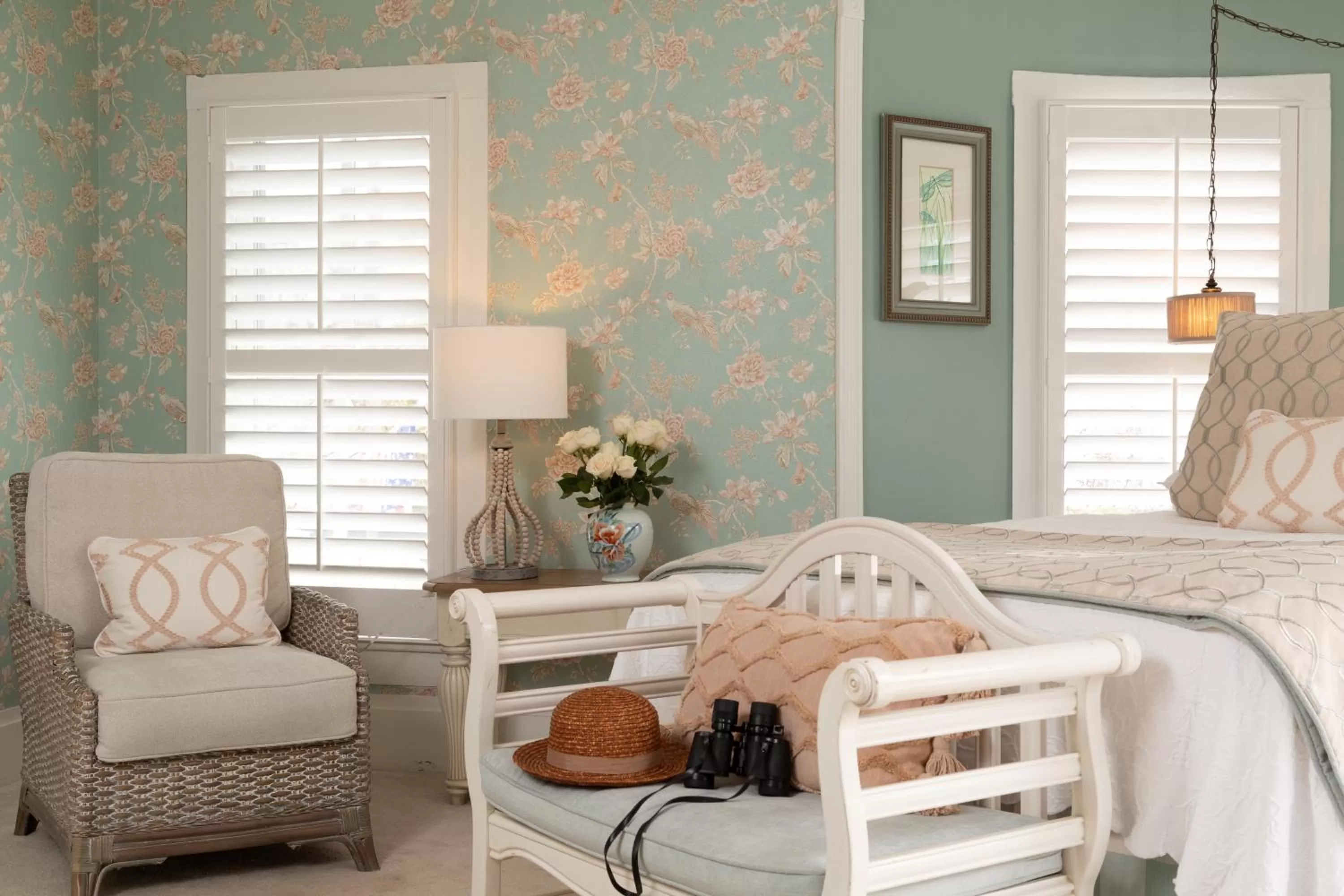 Seating Area in White Doe Inn Bed & Breakfast