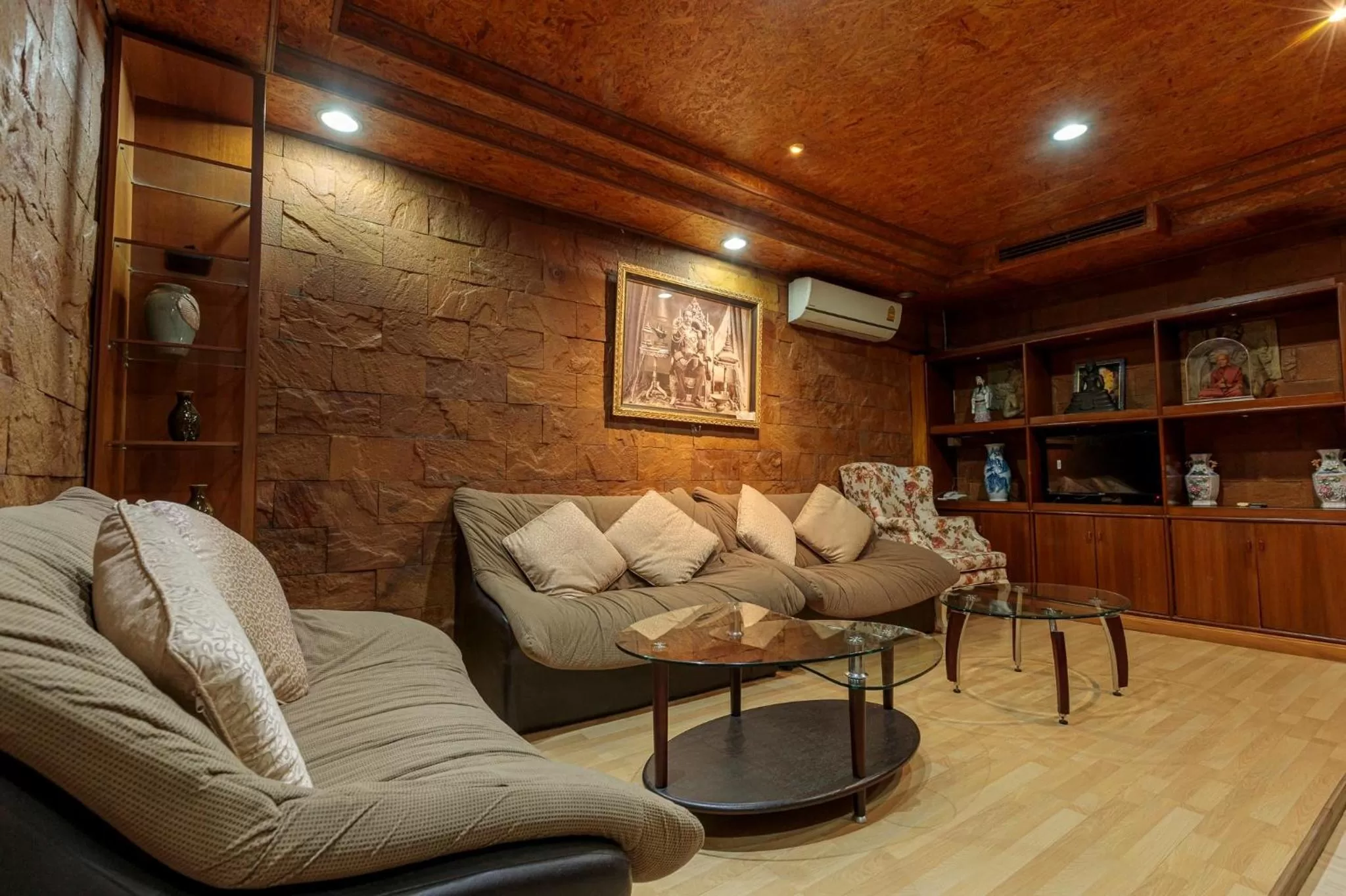 Living room in PJ Watergate Hotel