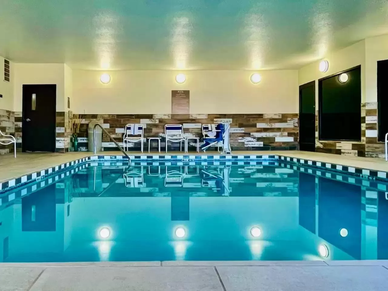 Swimming pool in Comfort Inn & Suites Las Cruces Mesilla