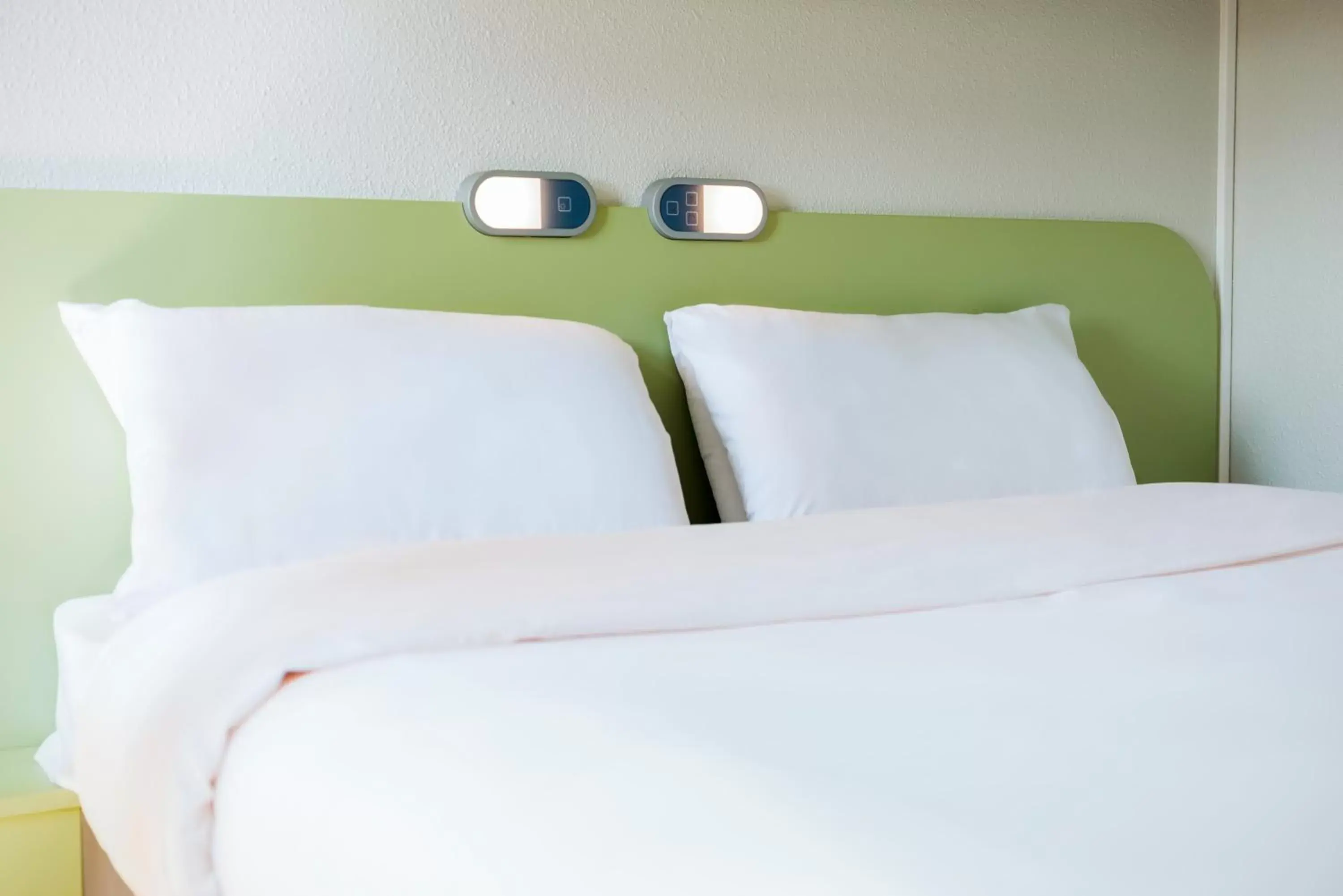Bedroom, Bed in Ibis Budget Clermont Ferrand - Le Brezet - Aeroport