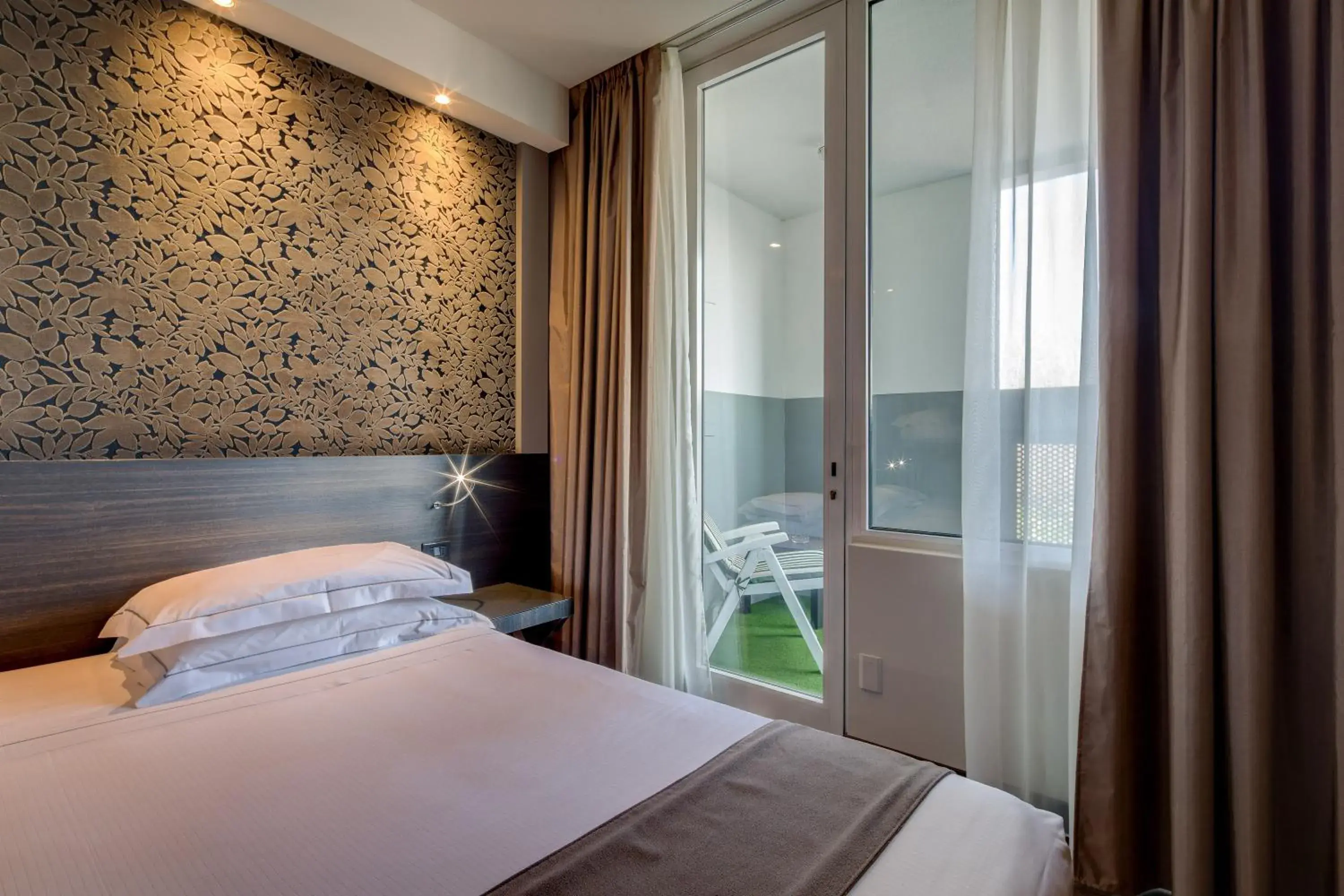 Balcony/Terrace, Bed in Best Western Plus Hotel Farnese