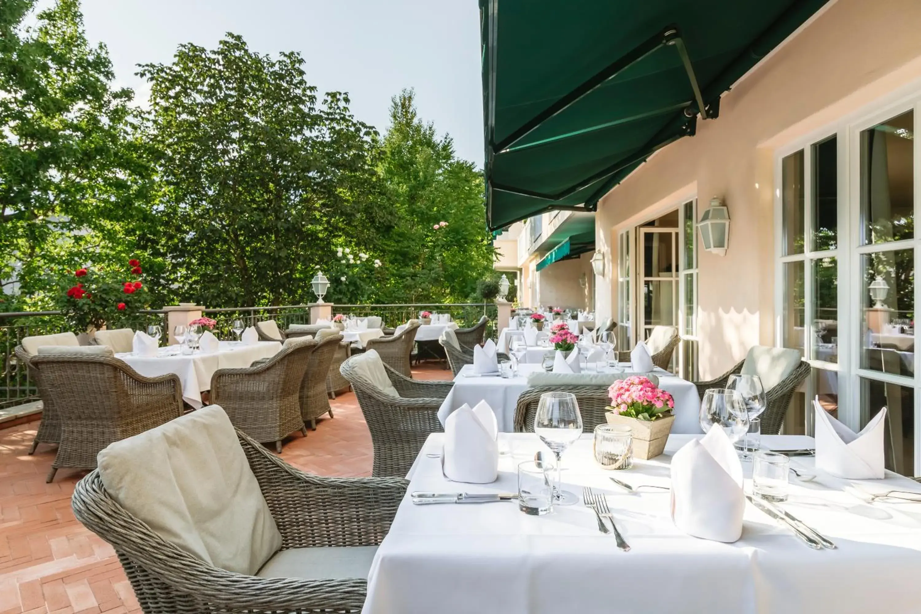 Balcony/Terrace, Restaurant/Places to Eat in Hotel Pienzenau Am Schlosspark