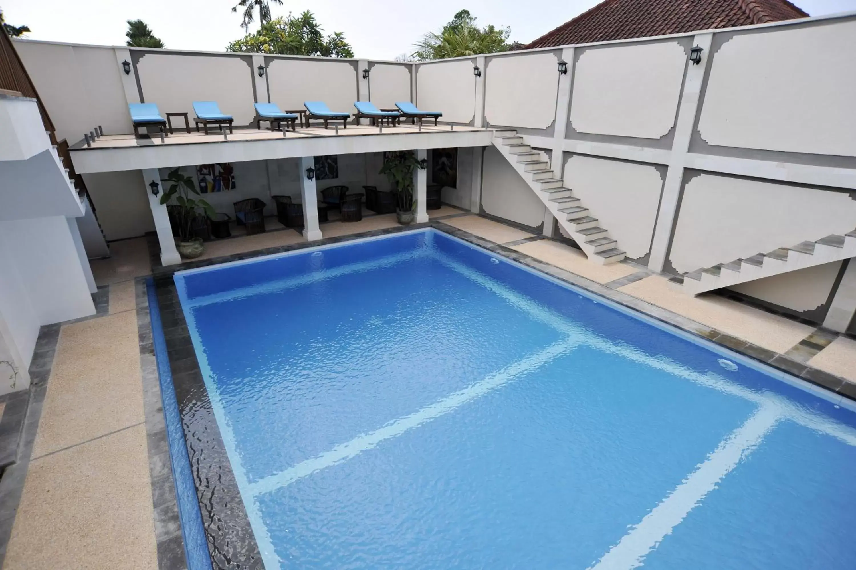 Swimming Pool in Aquarius Beach Hotel