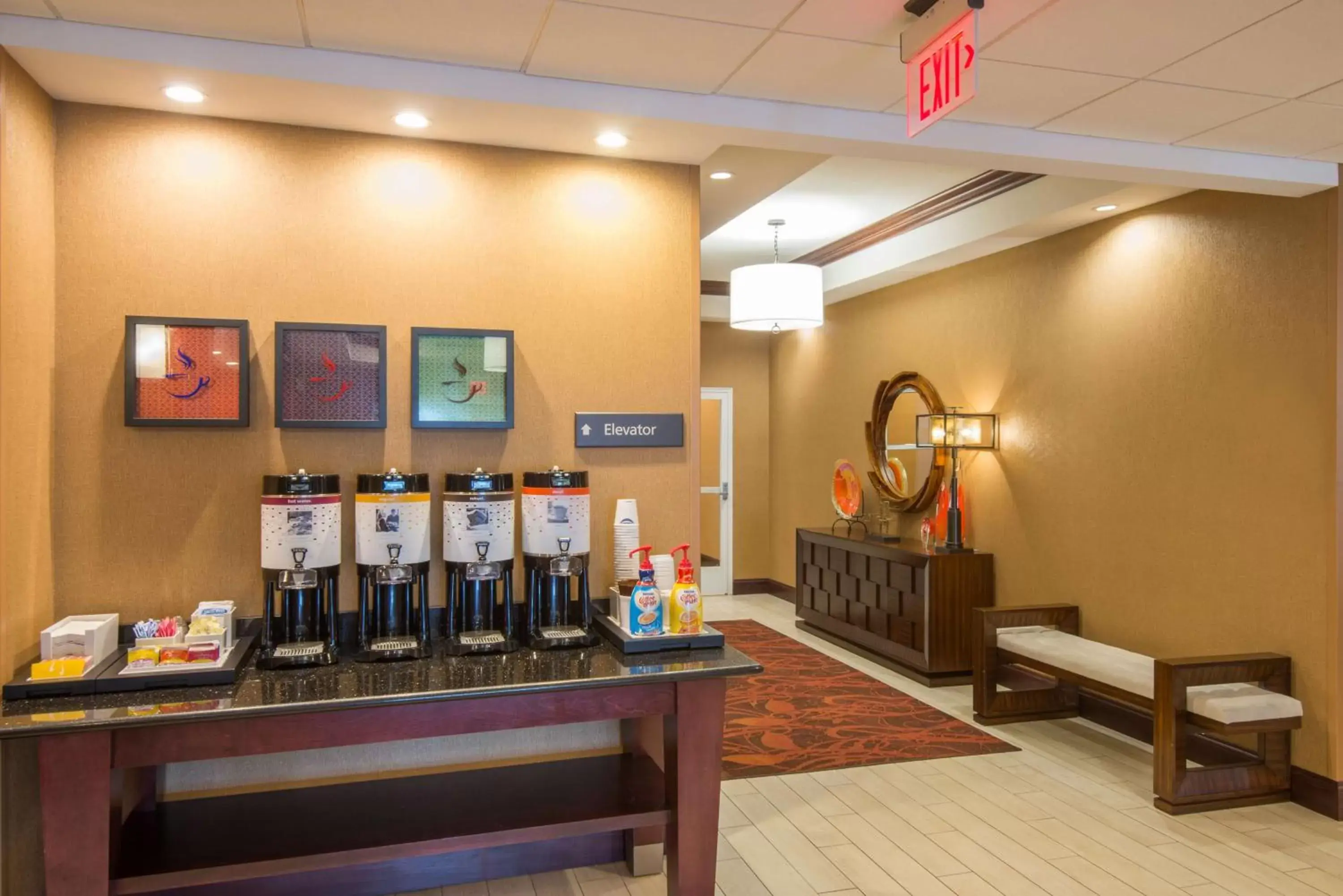 Food and drinks in Hampton Inn Kingston Food and drinks in Hampton Inn Kingston