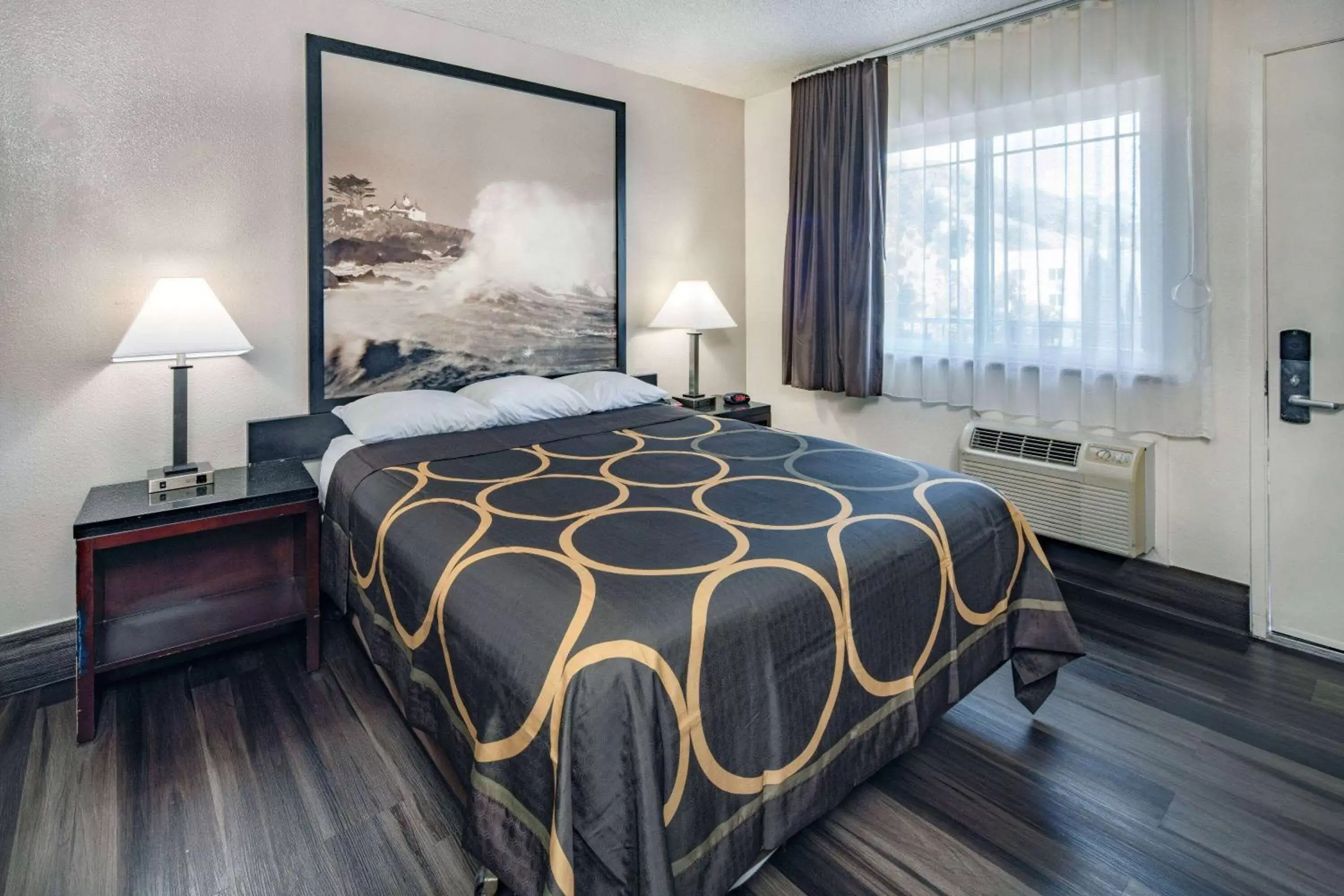 Queen Room with Mobility/Hearing Access - Non-Smoking in Super 8 by Wyndham San Diego Hotel Circle Queen Room with Mobility/Hearing Access - Non-Smoking in Super 8 by Wyndham San Diego Hotel Circle