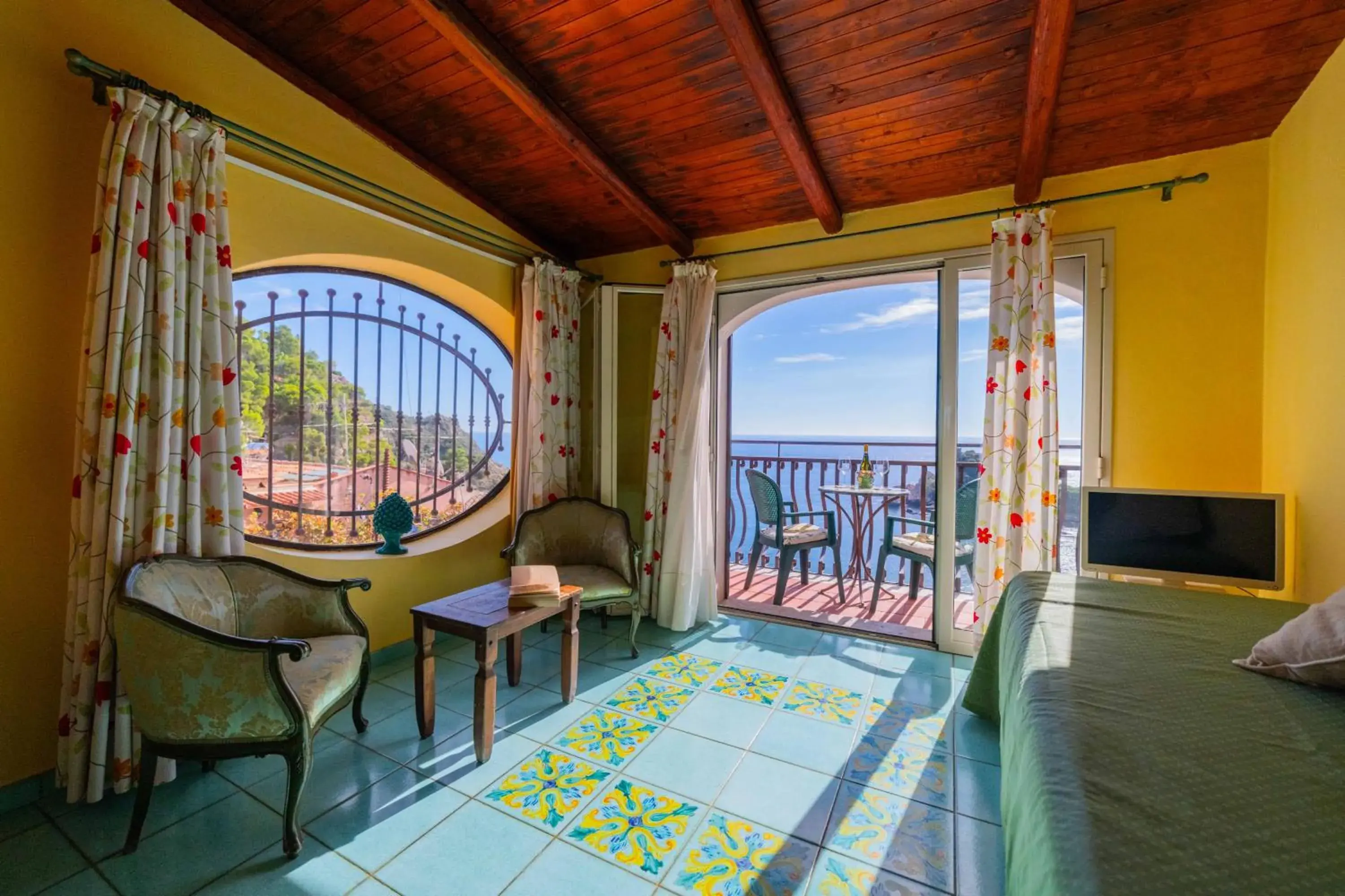 Living room in Mendolia Beach Hotel