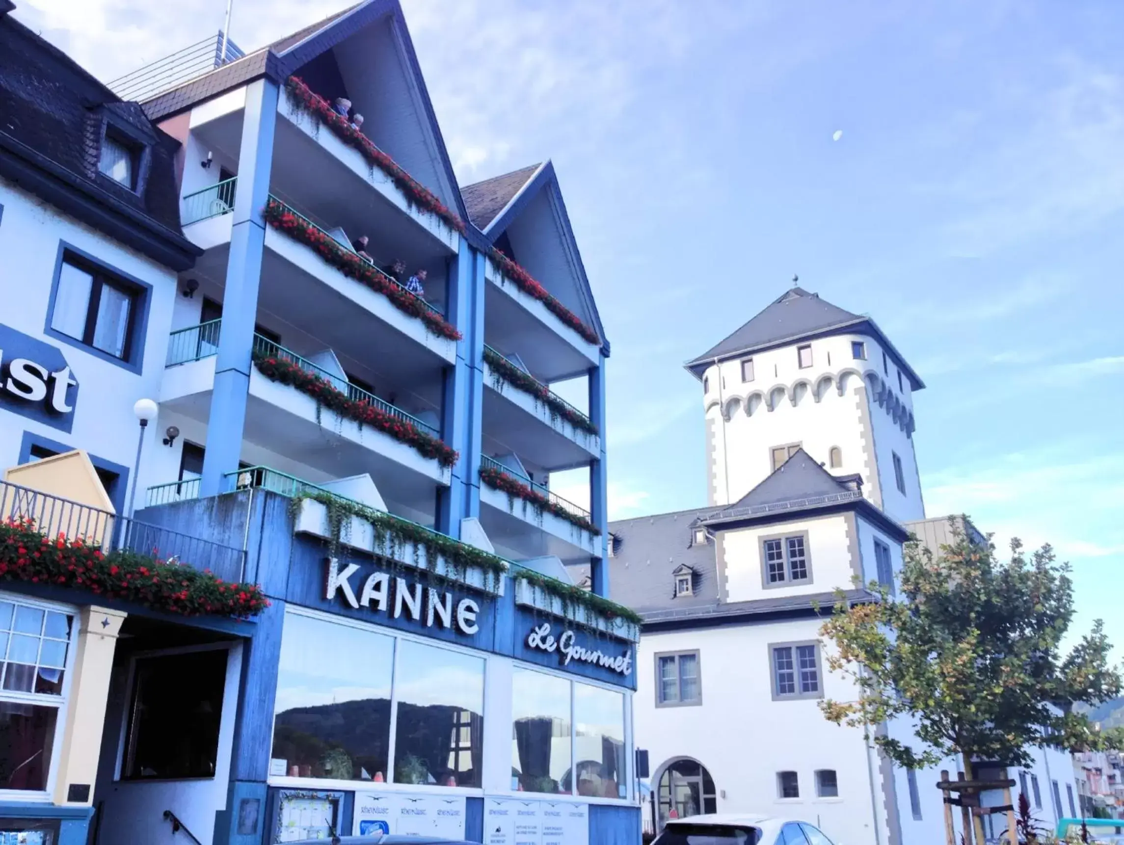 Facade/entrance, Property Building in Hotel Rheinlust