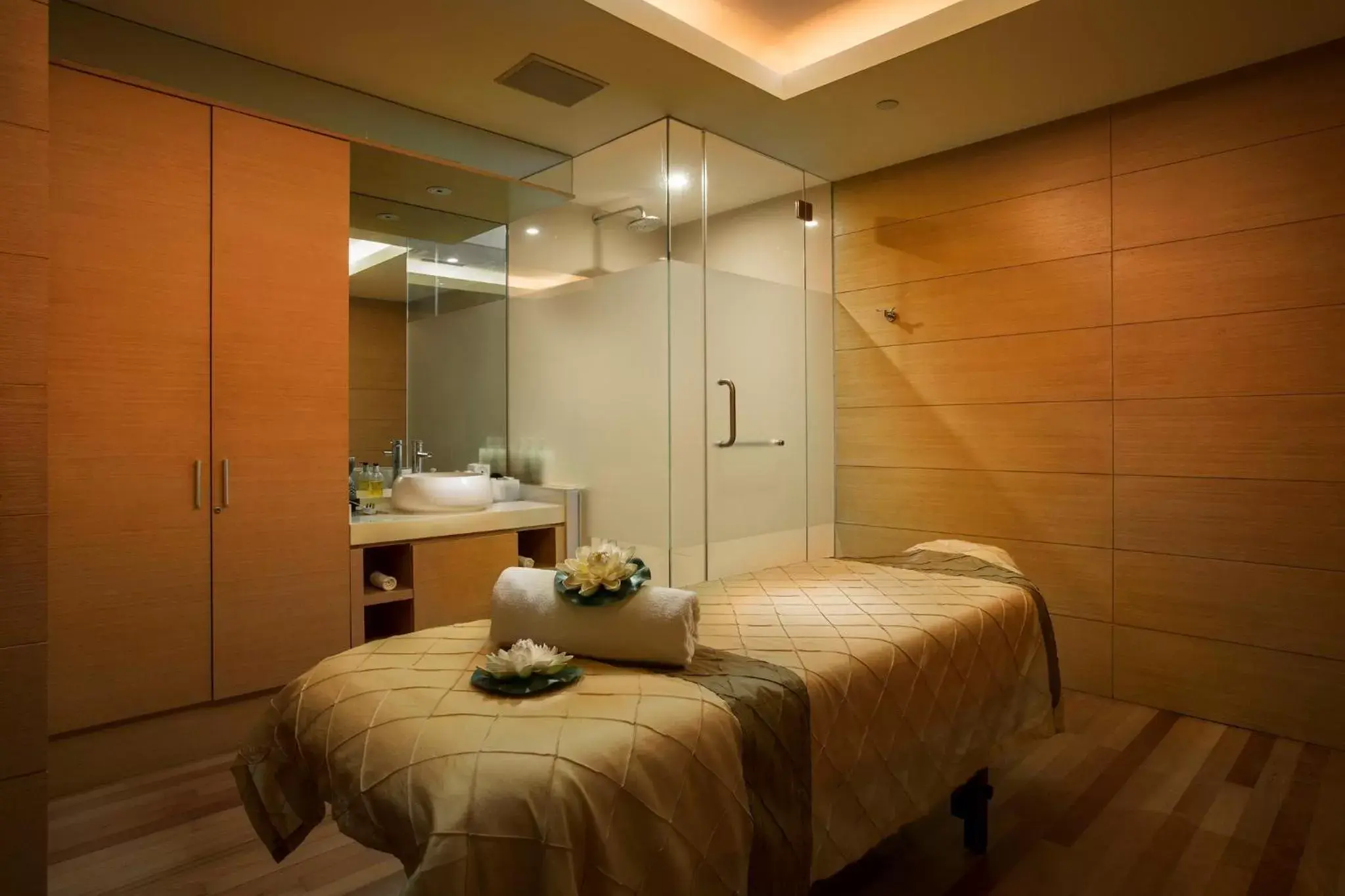 Spa and wellness centre/facilities, Bed in ONE15 Marina Sentosa Cove Singapore