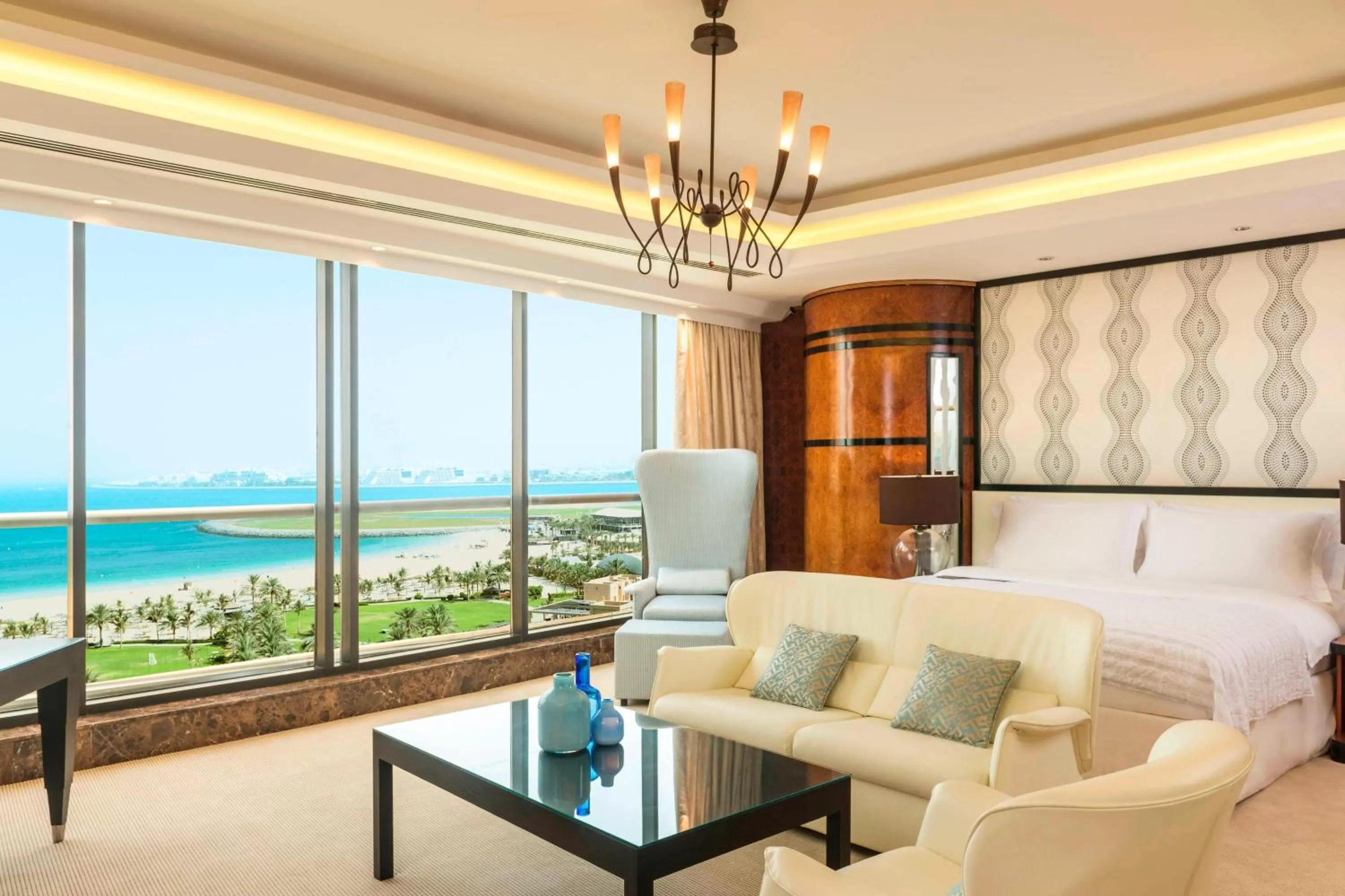 Bedroom, Bed in Le Royal Meridien Beach Resort & Spa Dubai