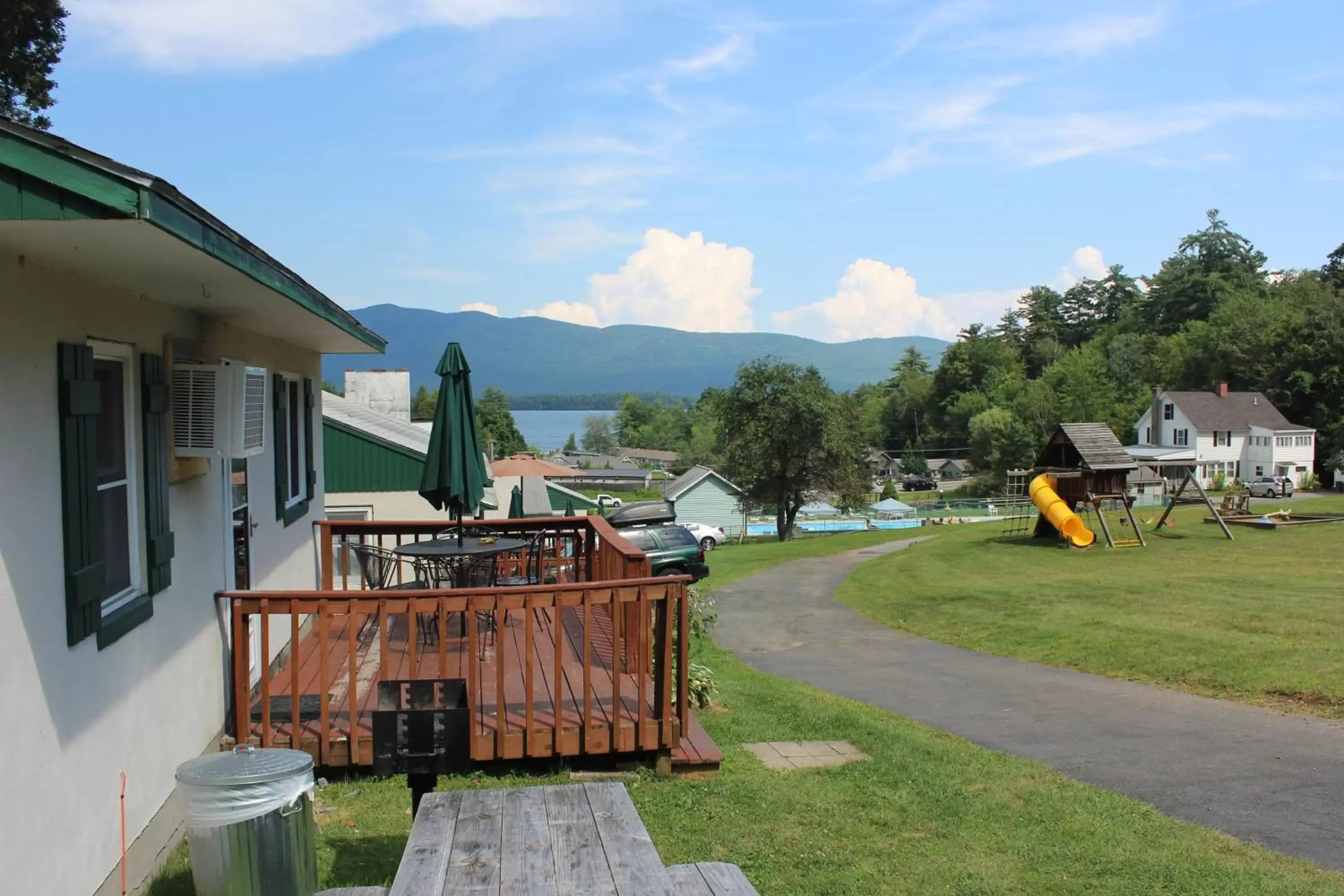 Mountain view in Hill View Motel and Cottages