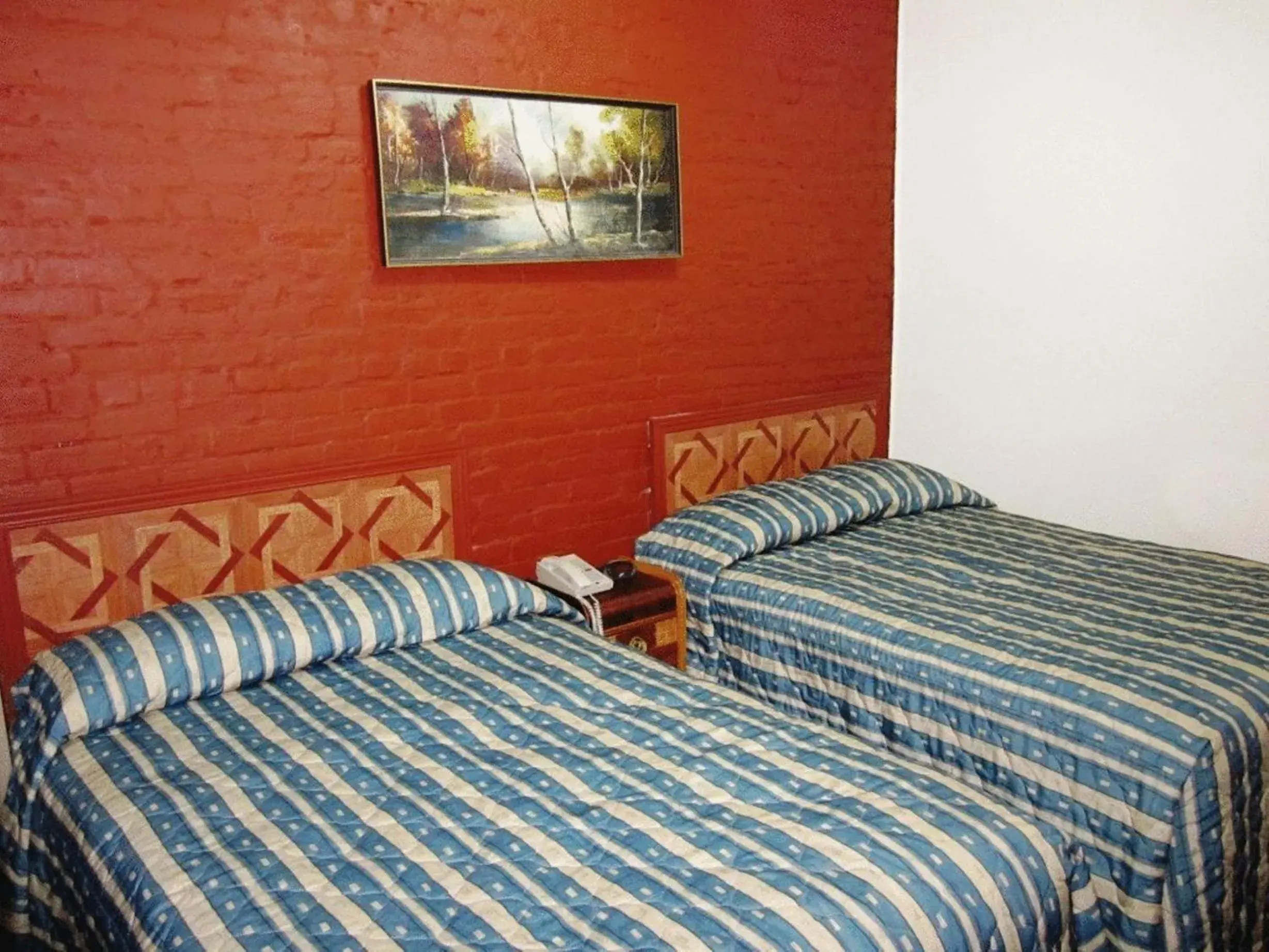 Bed in Hotel Ste-Catherine