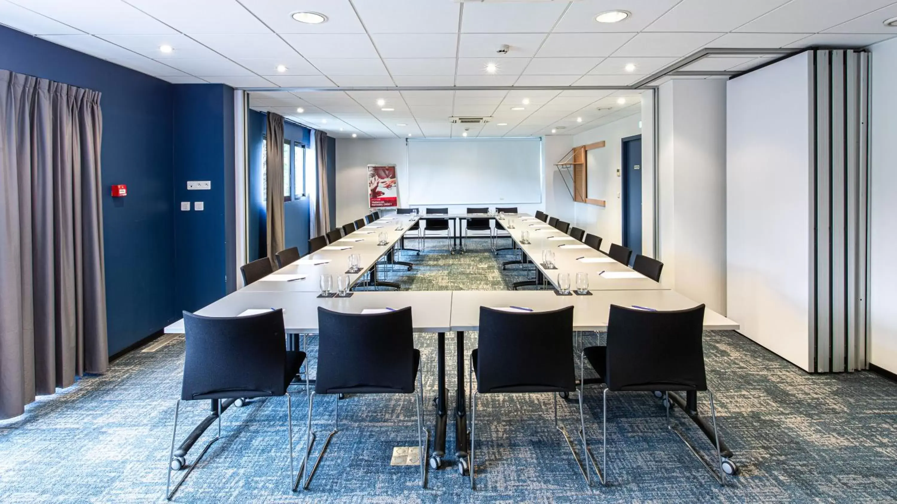 Meeting/conference room in ibis Quimperle