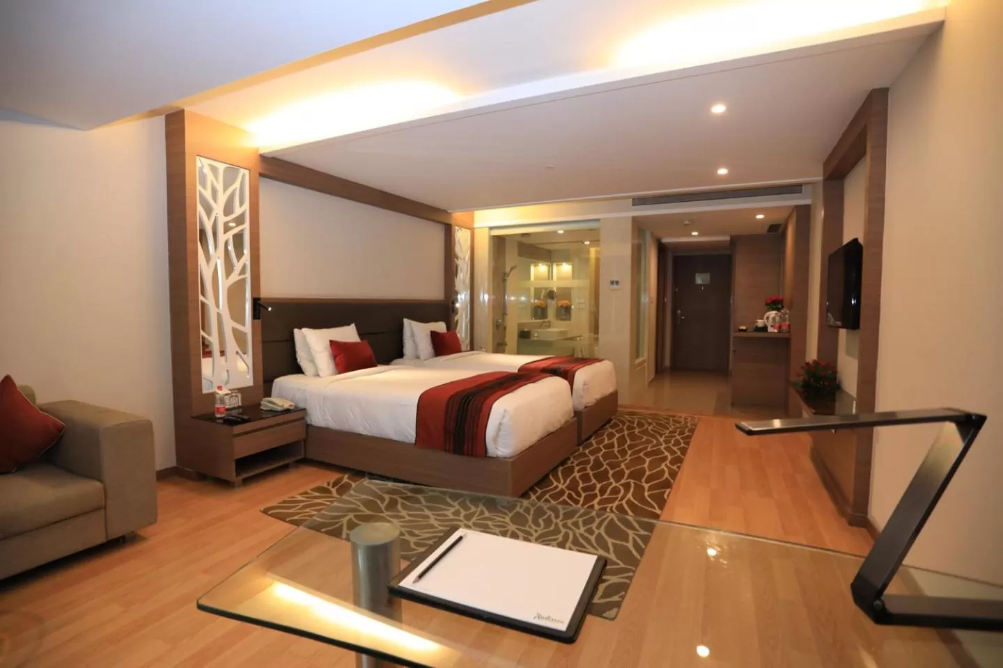 Photo of the whole room, Bed in Radisson Udaipur