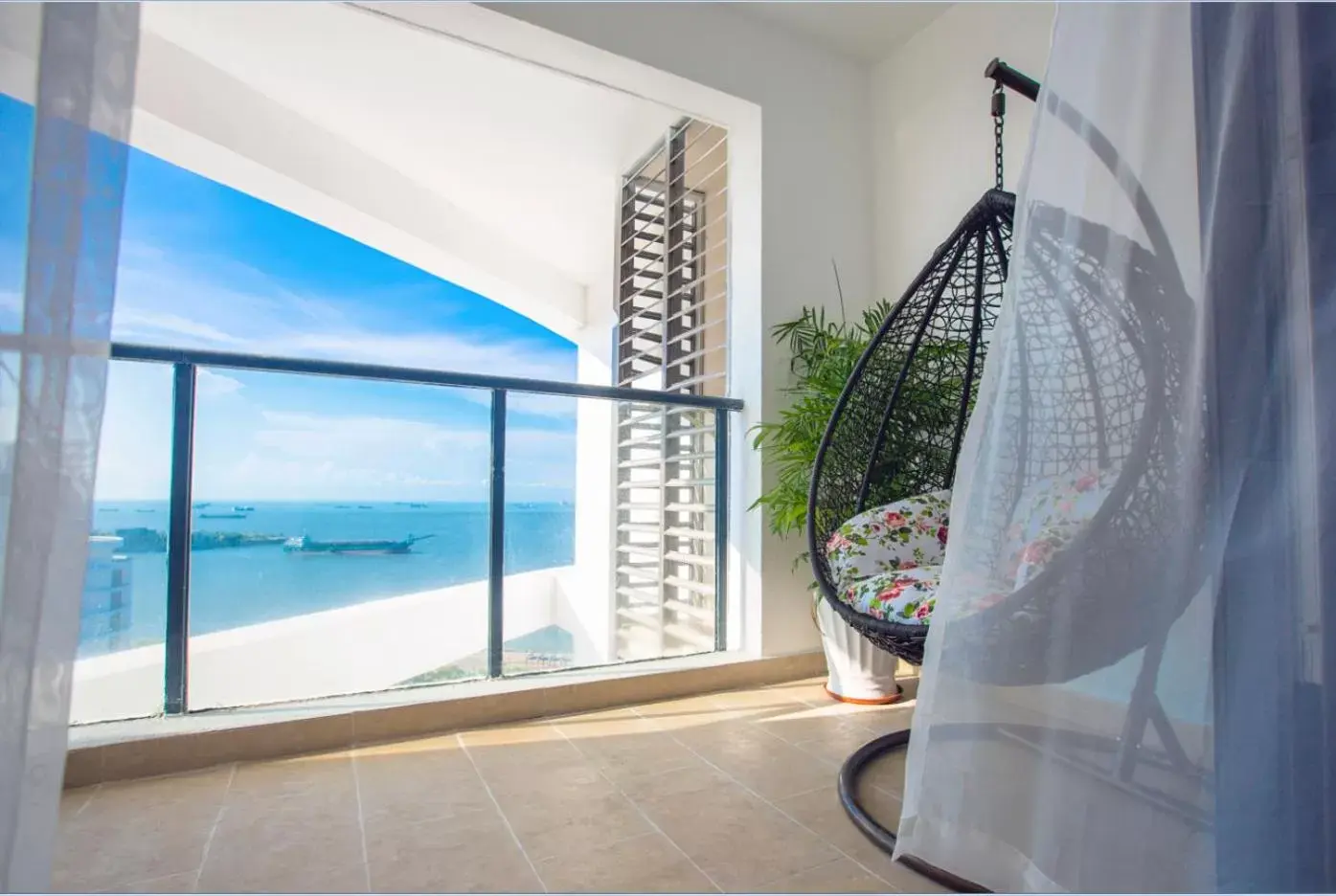 One-Bedroom Suite with Sea View in Haikou Bay Hengda Yige Holiday Condo Hotel One-Bedroom Suite with Sea View in Haikou Bay Hengda Yige Holiday Condo Hotel