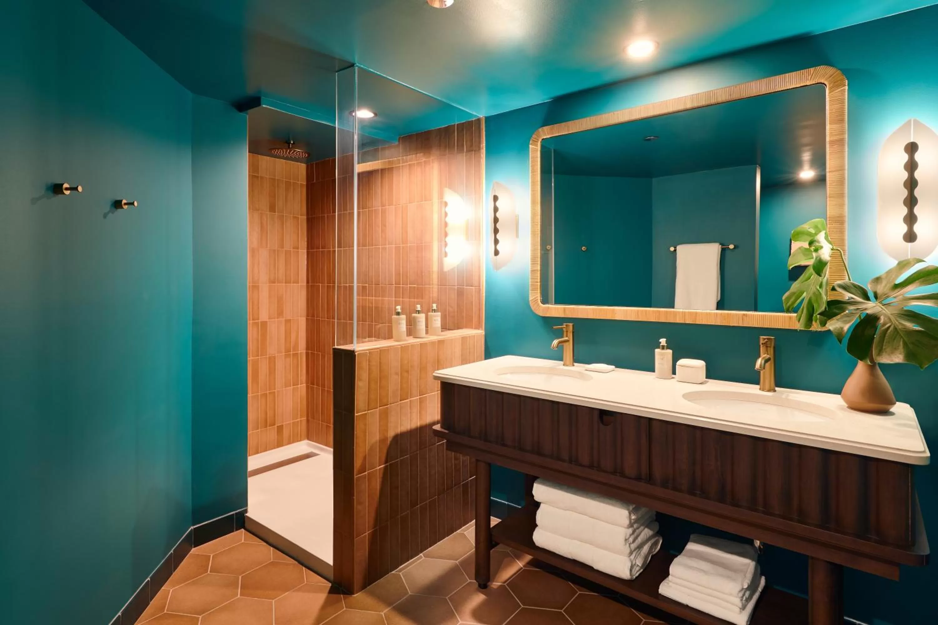 Toilet in Mayfair House Hotel & Garden