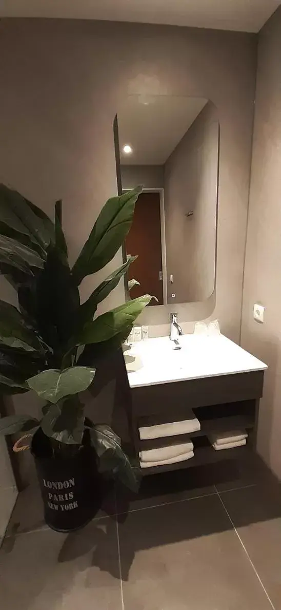 Bathroom in Hajé Hotel Joure