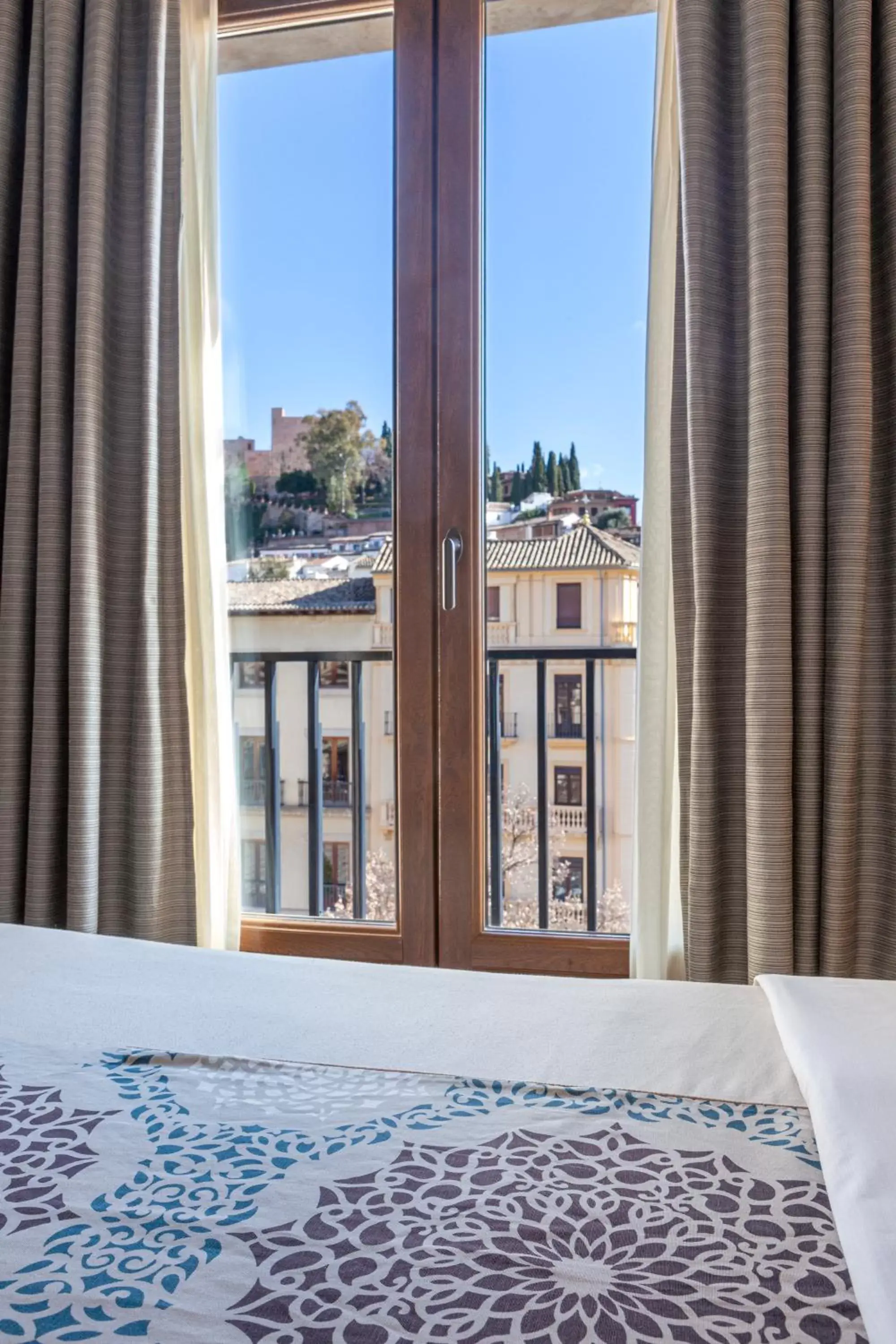 View (from property/room), Bed in Hotel Macià Plaza