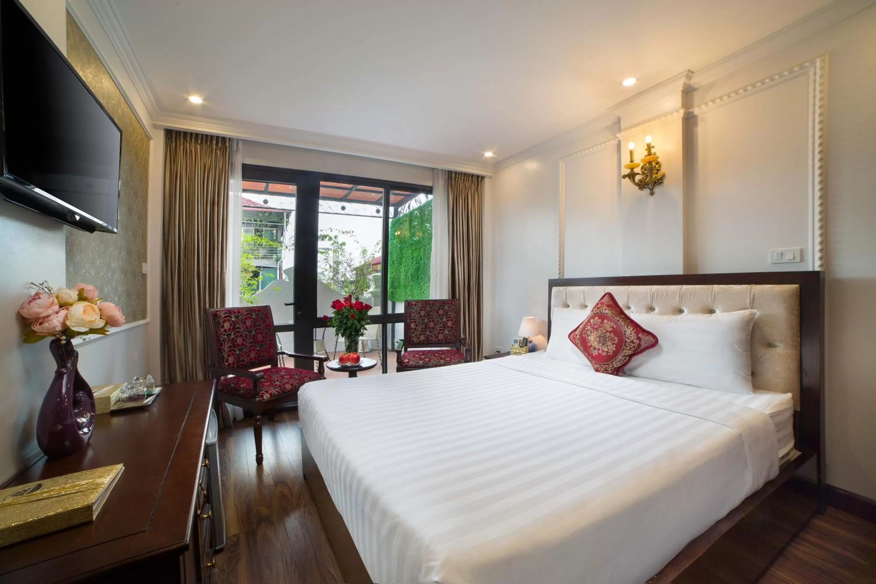 Photo of the whole room, Bed in Golden Sail Hotel & Spa