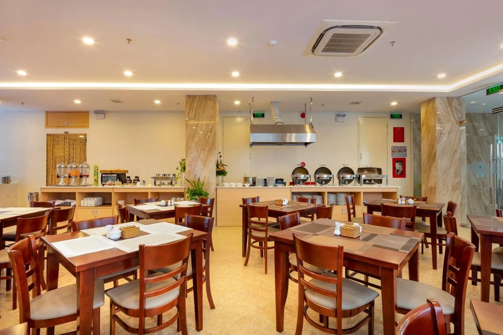 Restaurant/places to eat in The Swan Nha Trang Hotel