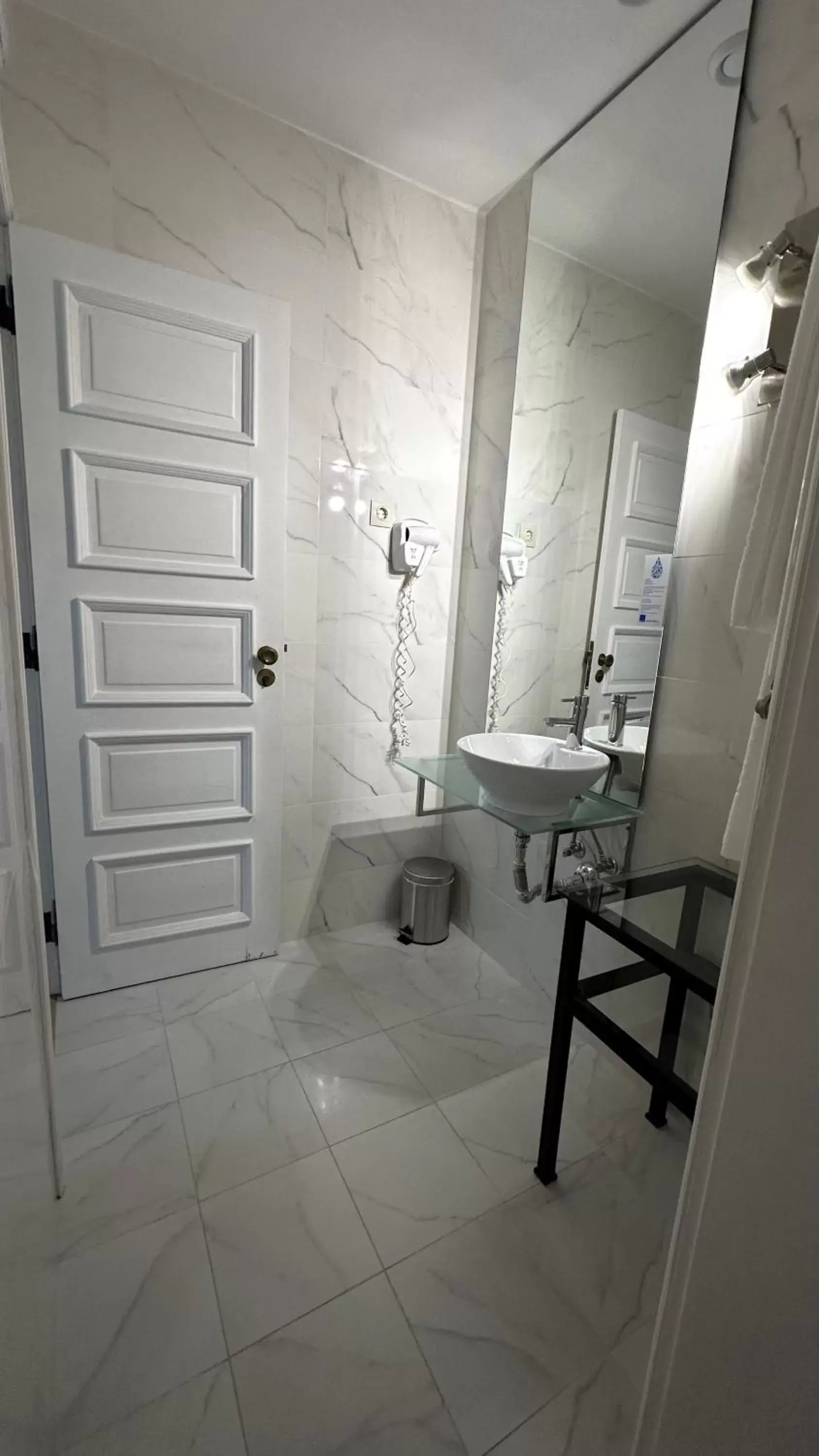 Bathroom in Hotel Joao Padeiro