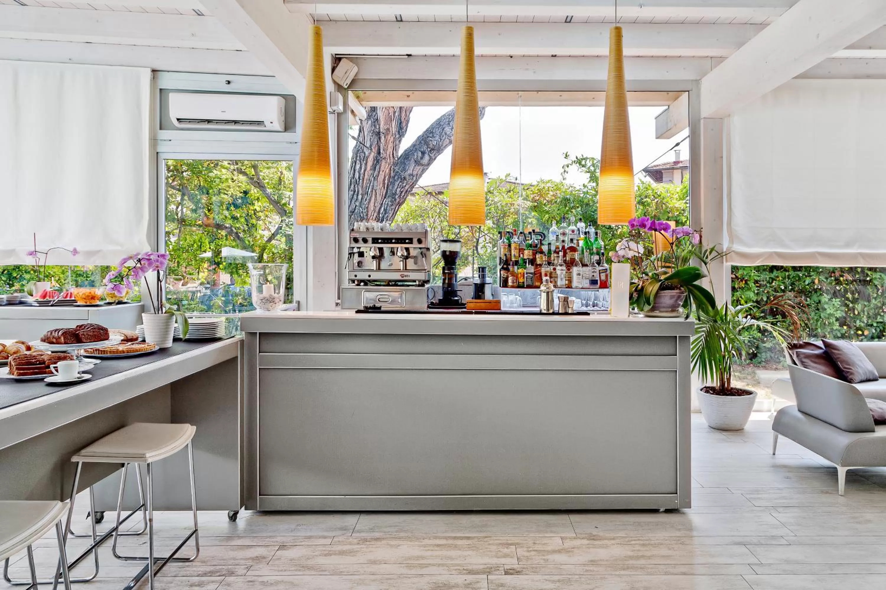 Lounge or bar in Italiana Hotels Florence