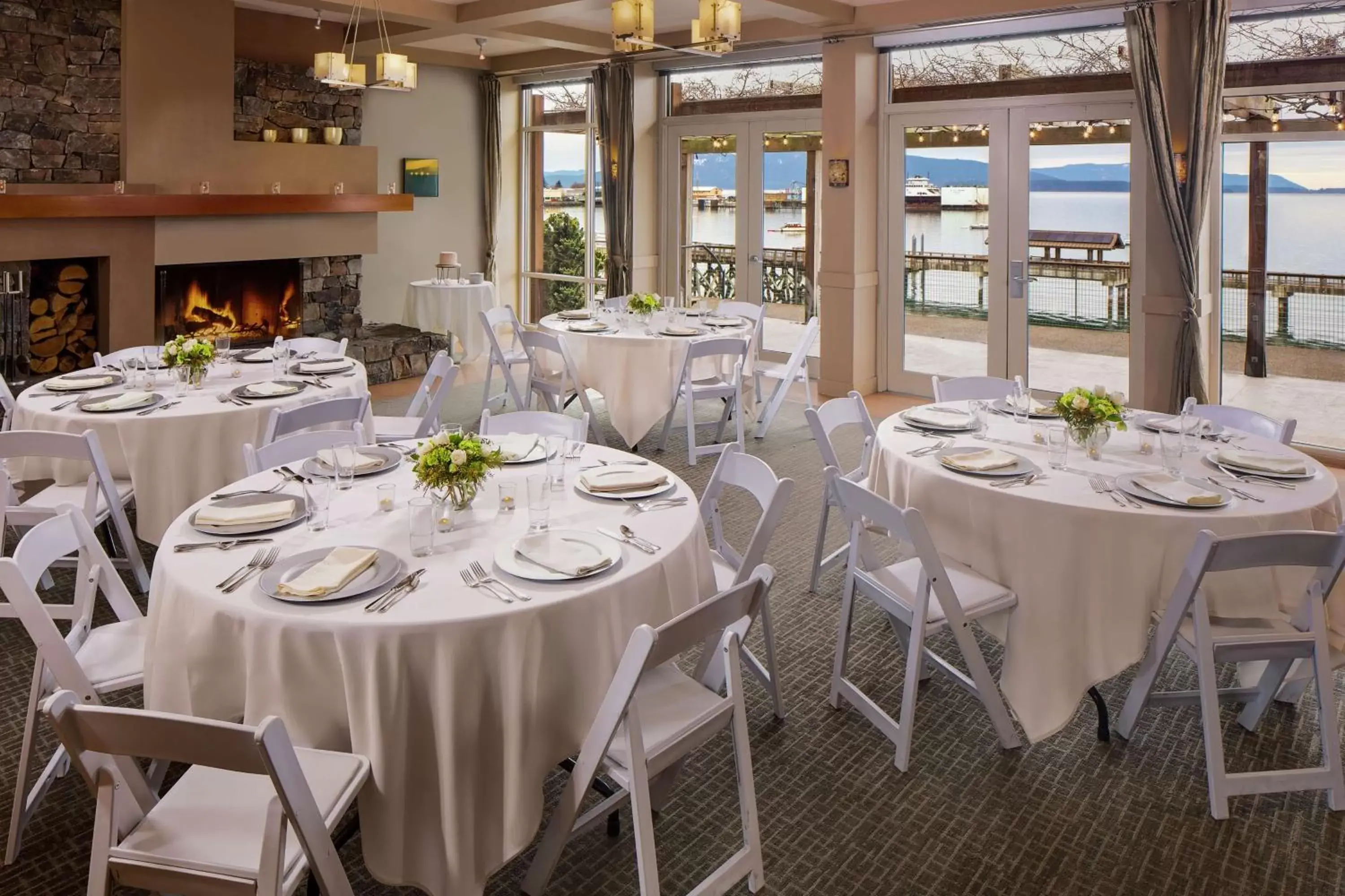 Meeting/conference room, Restaurant/Places to Eat in Chrysalis Inn & Spa Bellingham, Curio Collection by Hilton