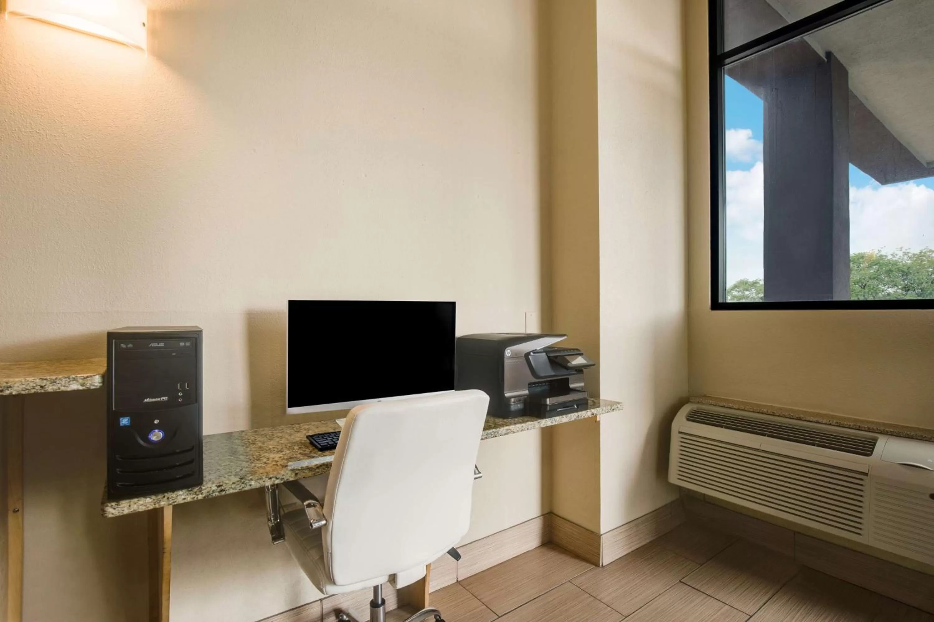 Business facilities in Best Western Waukesha Grand