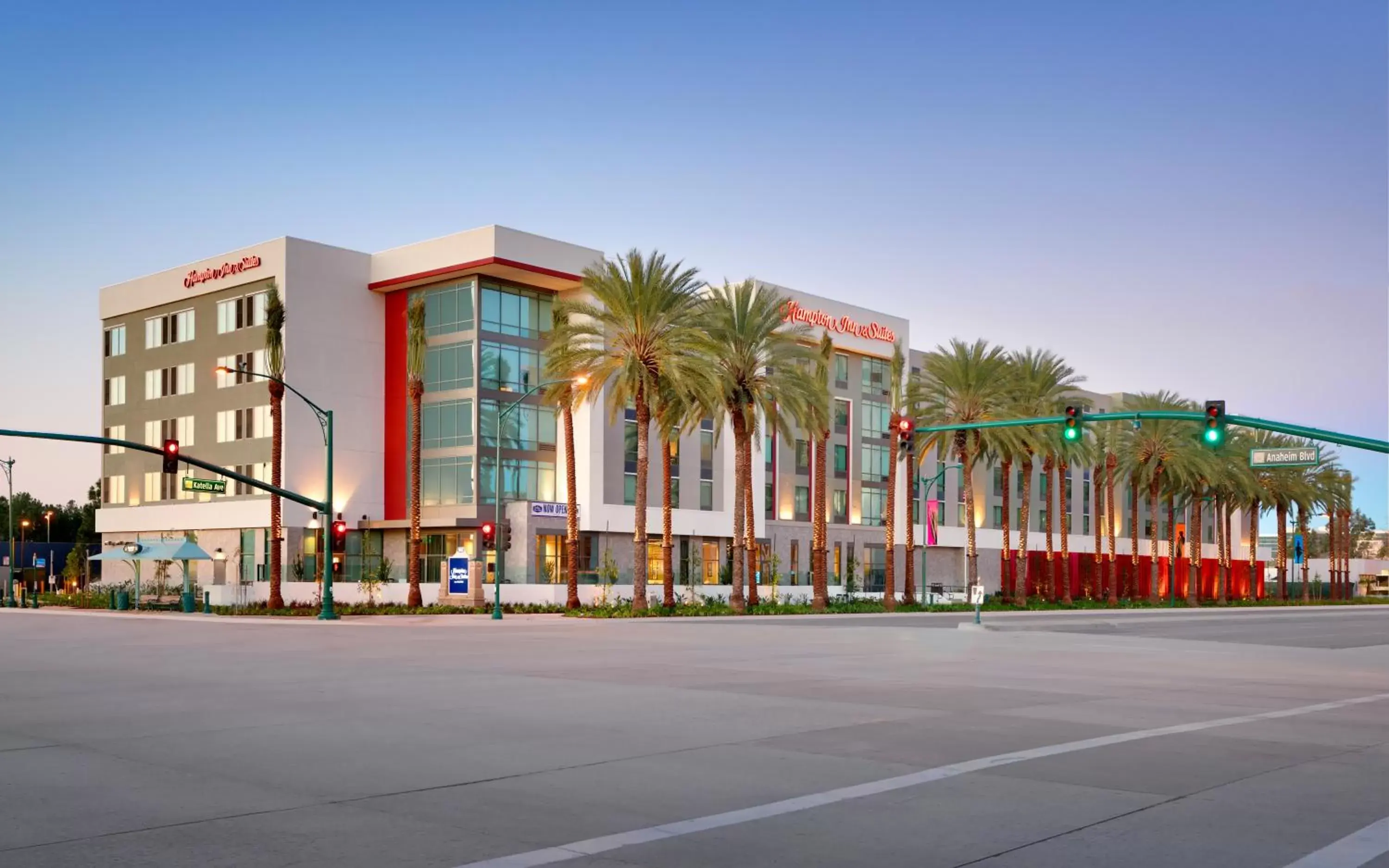 Property Building in Hampton Inn & Suites Anaheim Resort Convention Center