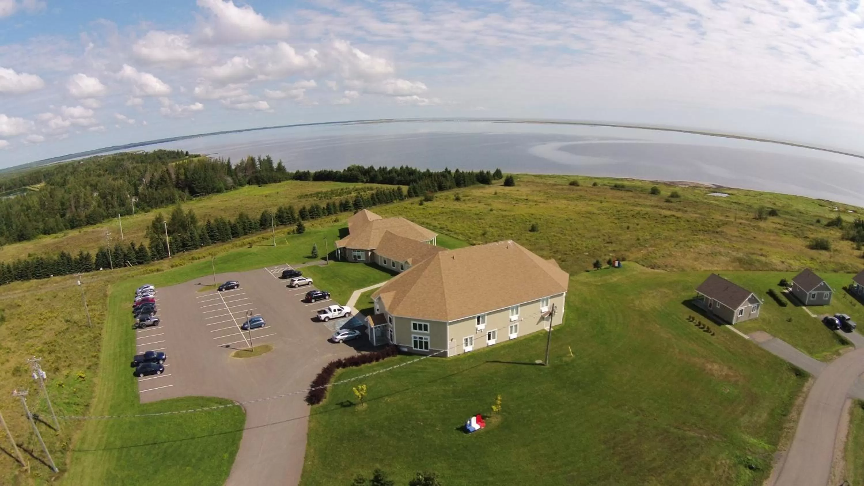 Property building, Bird's-eye View in Villegiature Deux Rivieres Resort